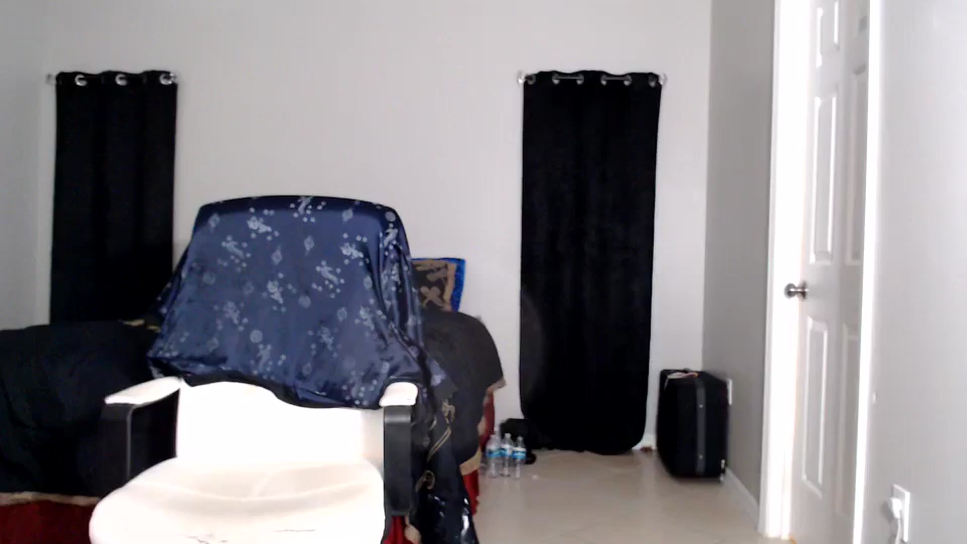 Gallery image thumbnail from Littlekai2025's myfreecams stream on, 06/15/2025, 05:12 image 13 of 20