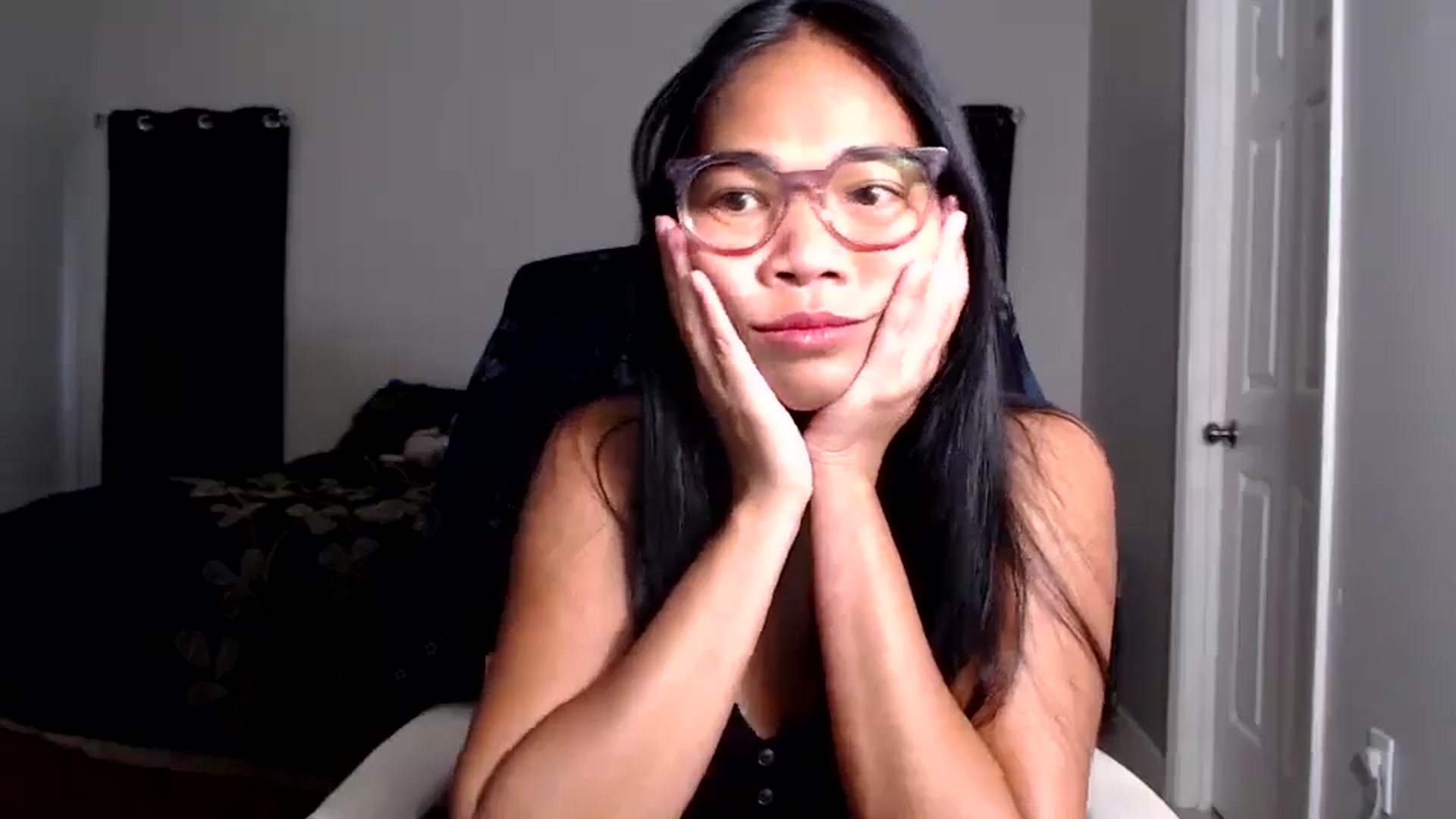 Gallery image thumbnail from Littlekai2025's myfreecams stream on, 06/18/2025, 24:51 image 9 of 20