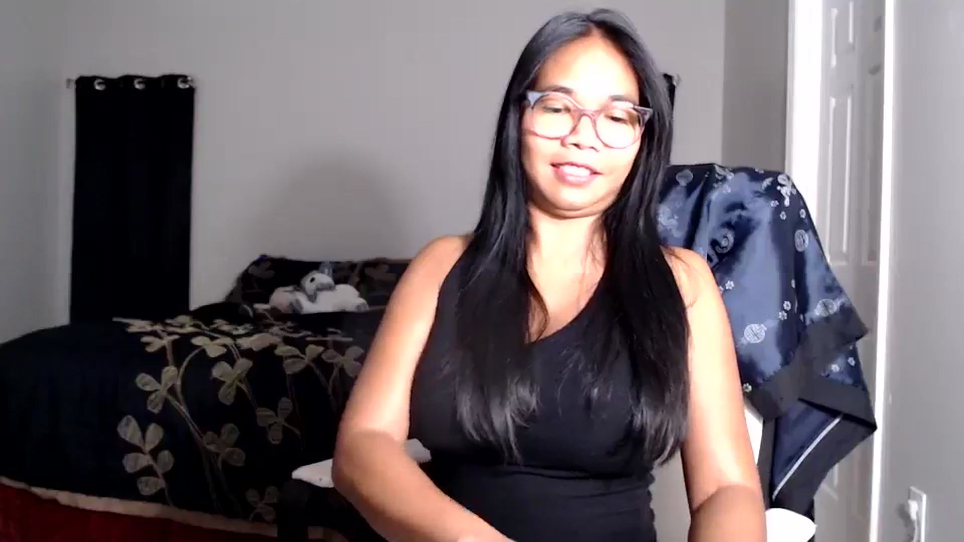Gallery image thumbnail from Littlekai2025's myfreecams stream on, 06/18/2025, 24:51 image 18 of 20