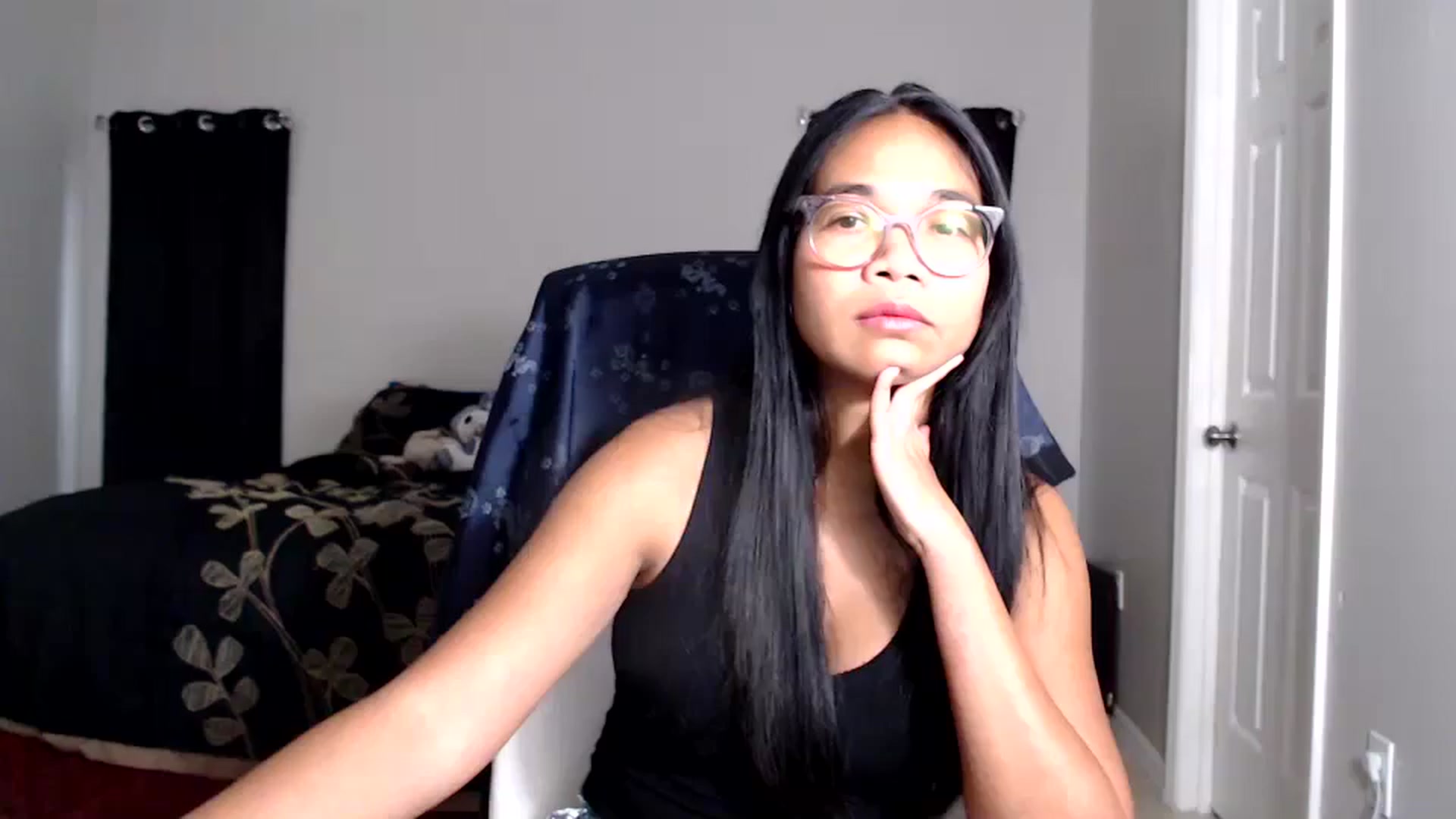Gallery image thumbnail from Littlekai2025's myfreecams stream on, 06/18/2025, 24:51 image 2 of 20