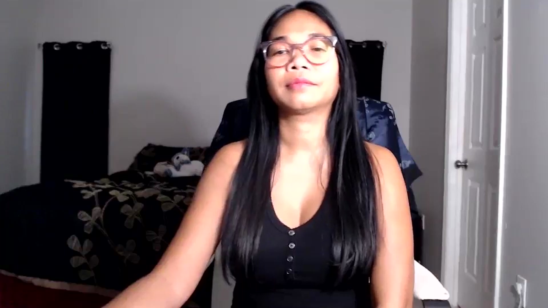 Gallery image thumbnail from Littlekai2025's myfreecams stream on, 06/18/2025, 24:51 image 12 of 20