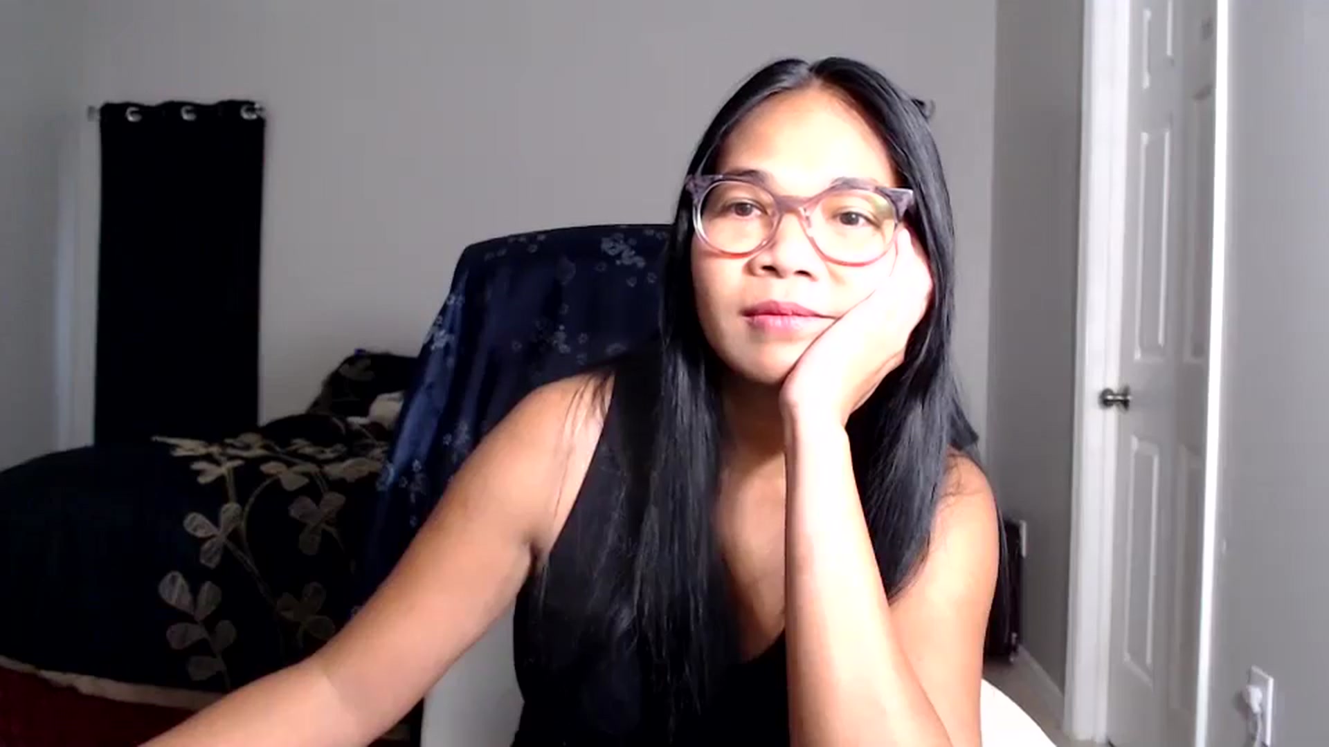 Gallery image thumbnail from Littlekai2025's myfreecams stream on, 06/18/2025, 24:51 image 6 of 20