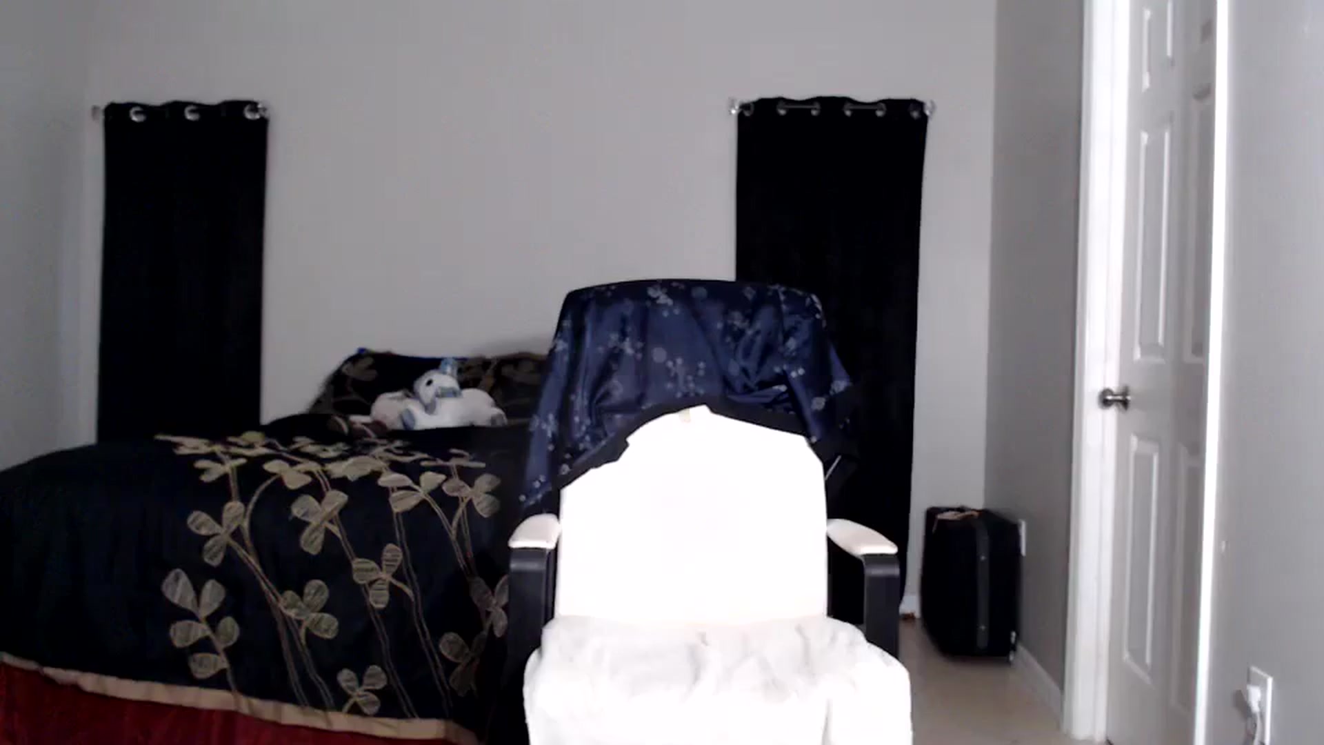 Gallery image thumbnail from Littlekai2025's myfreecams stream on, 06/18/2025, 24:51 image 13 of 20