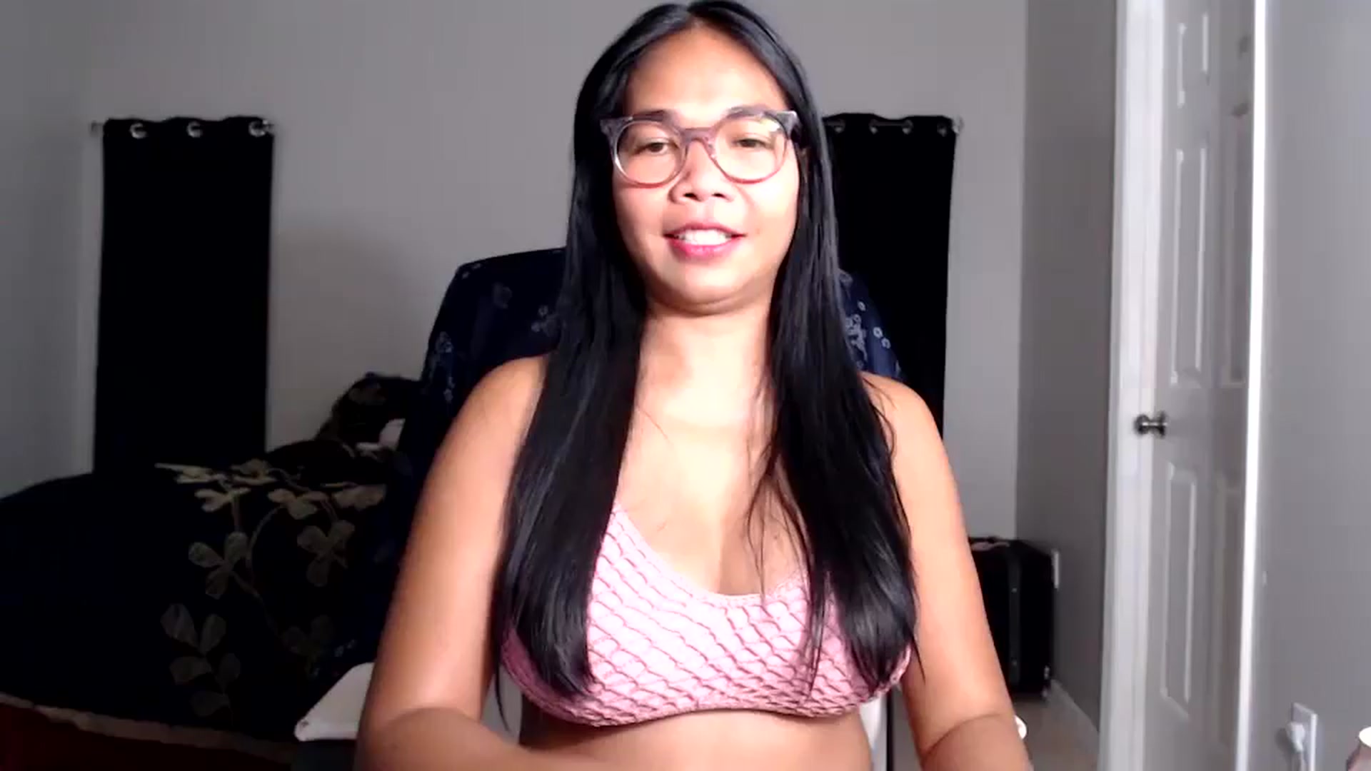 Gallery image thumbnail from Littlekai2025's myfreecams stream on, 06/18/2025, 03:53 image 2 of 20