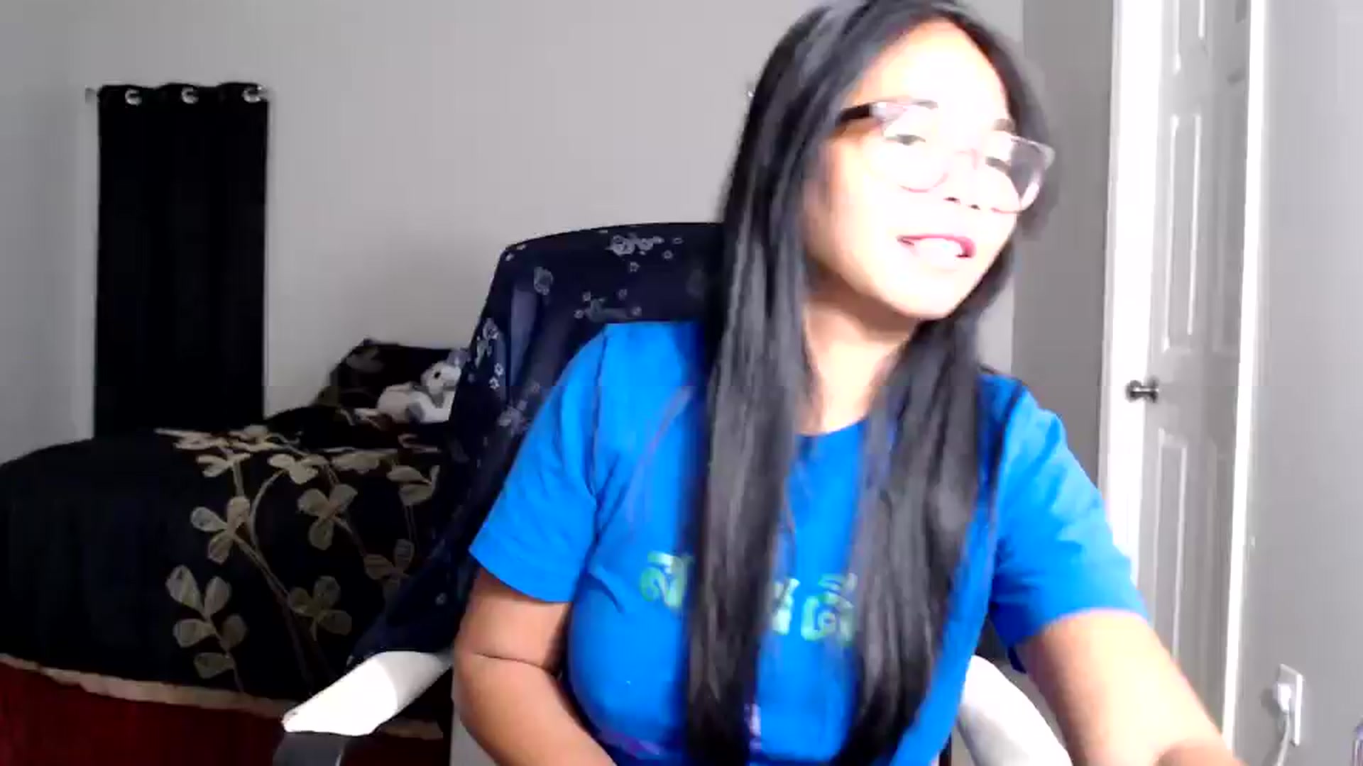 Gallery image thumbnail from Littlekai2025's myfreecams stream on, 06/18/2025, 03:53 image 11 of 20