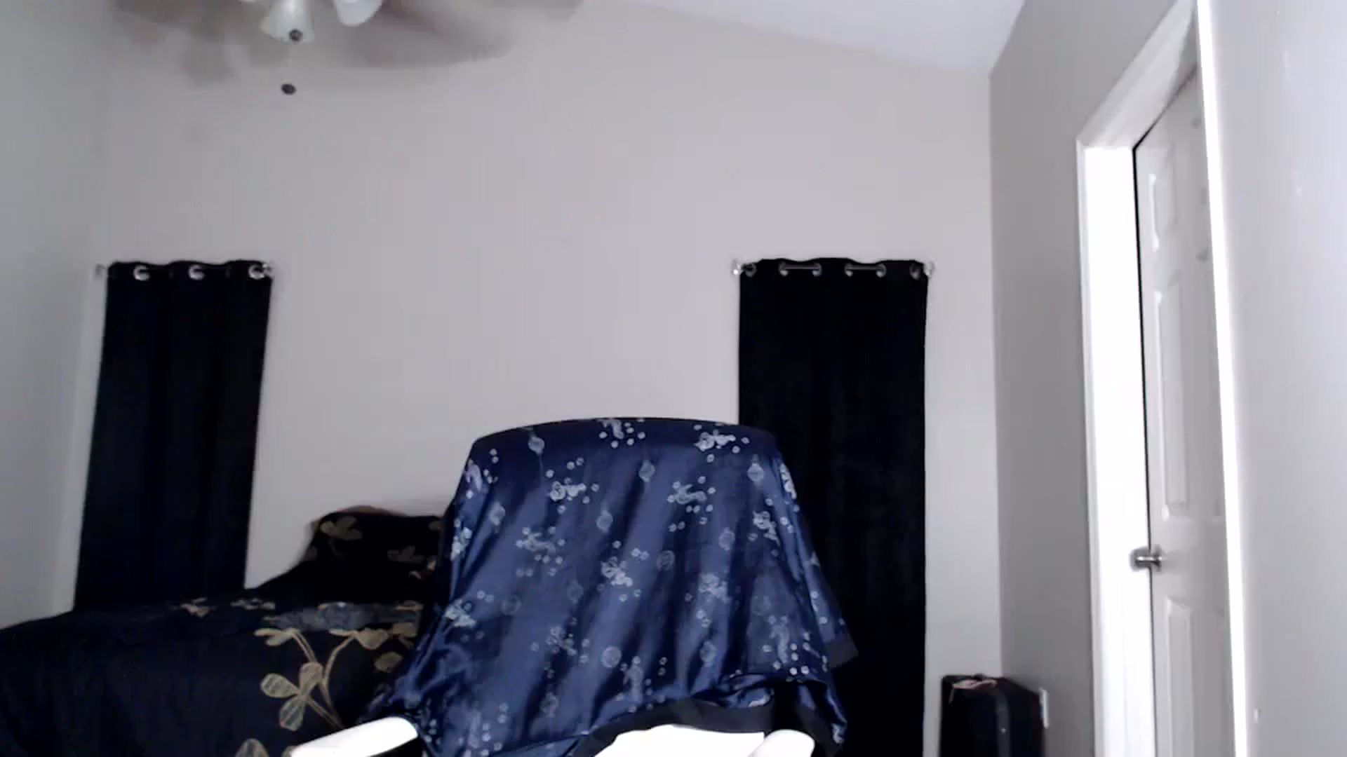 Gallery image thumbnail from Littlekai2025's myfreecams stream on, 06/19/2025, 04:12 image 16 of 20