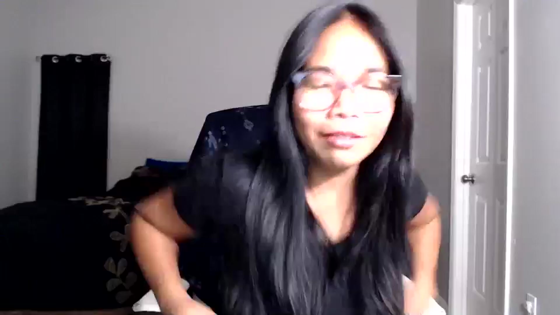 Gallery image thumbnail from Littlekai2025's myfreecams stream on, 06/20/2025, 04:19 image 19 of 20