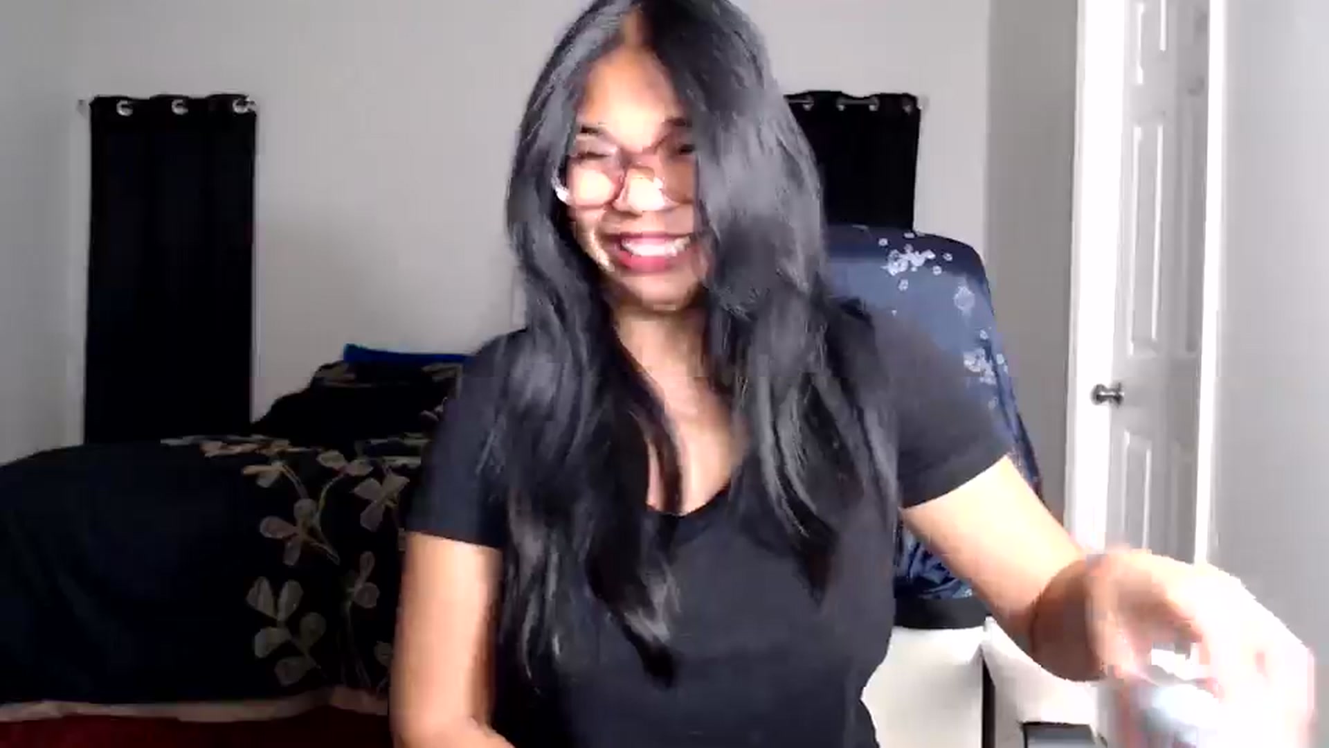 Gallery image thumbnail from Littlekai2025's myfreecams stream on, 06/20/2025, 04:19 image 18 of 20