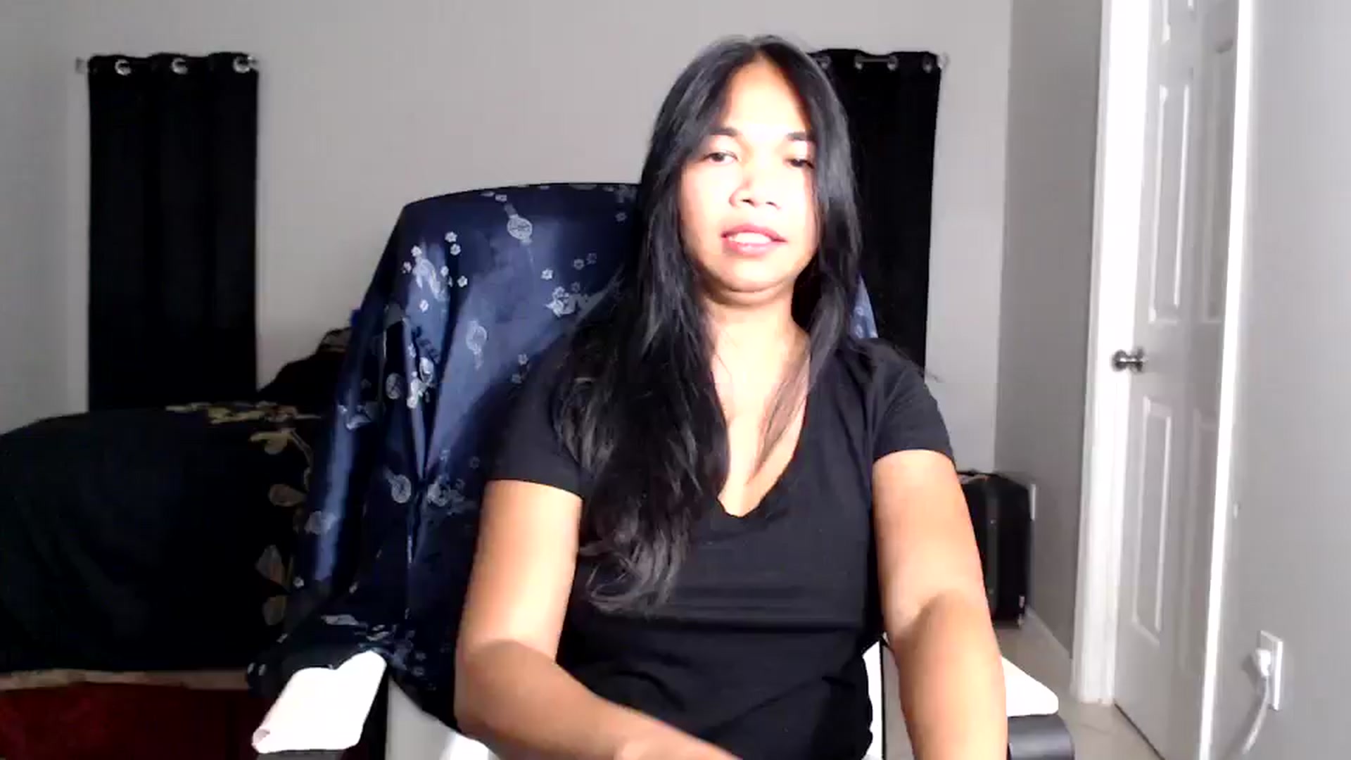 Gallery image thumbnail from Littlekai2025's myfreecams stream on, 06/20/2025, 04:19 image 9 of 20