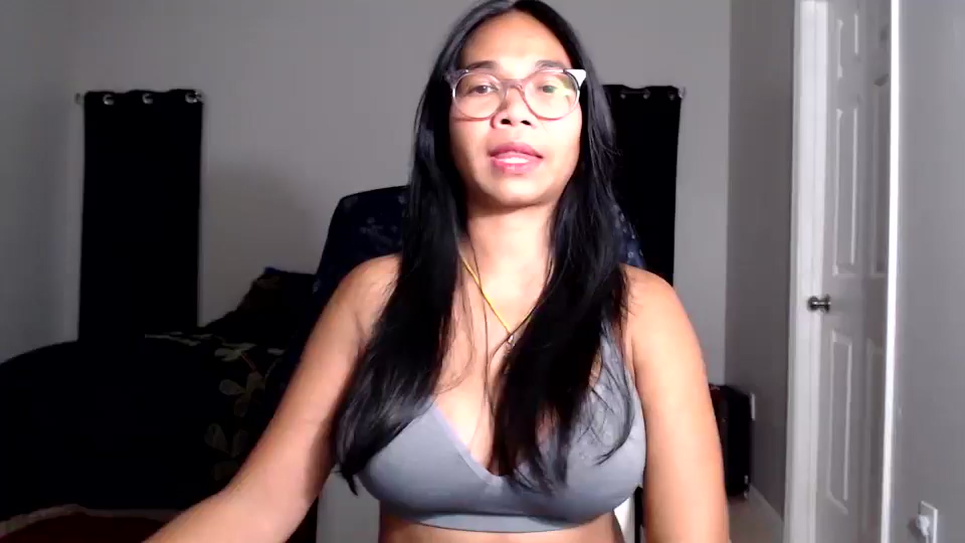 Gallery image thumbnail from Littlekai2025's myfreecams stream on, 06/21/2025, 04:44 image 1 of 20
