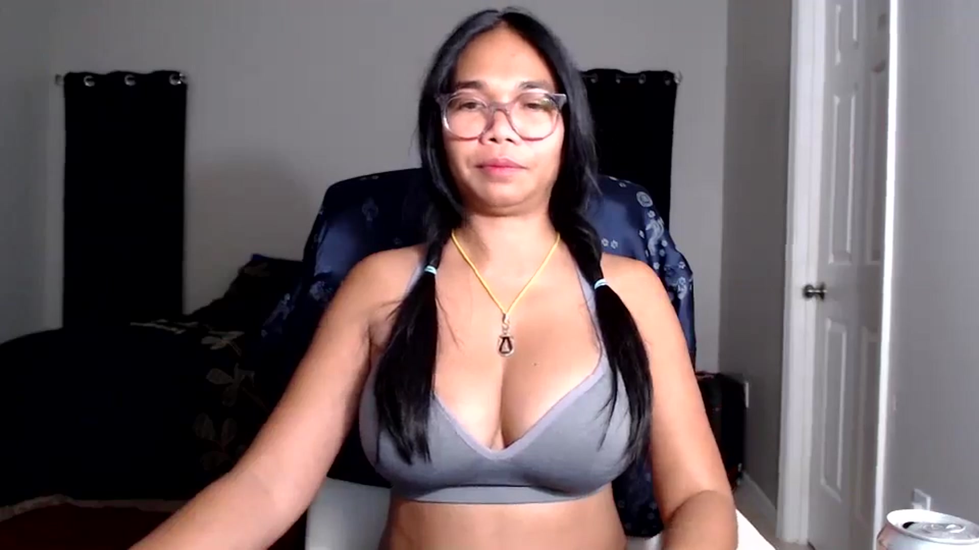 Gallery image thumbnail from Littlekai2025's myfreecams stream on, 06/21/2025, 04:44 image 17 of 20
