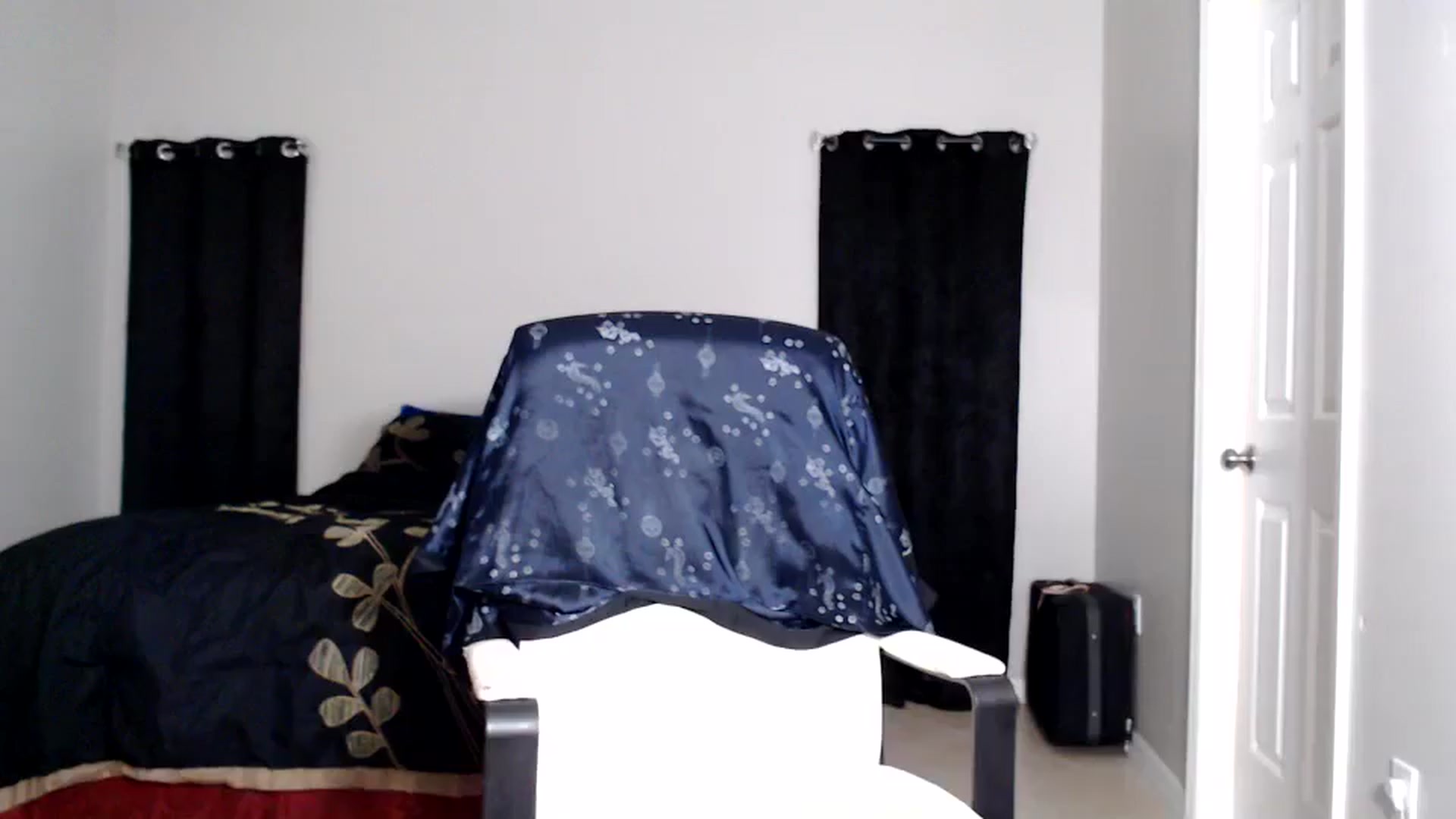 Gallery image thumbnail from Littlekai2025's myfreecams stream on, 06/21/2025, 04:44 image 6 of 20