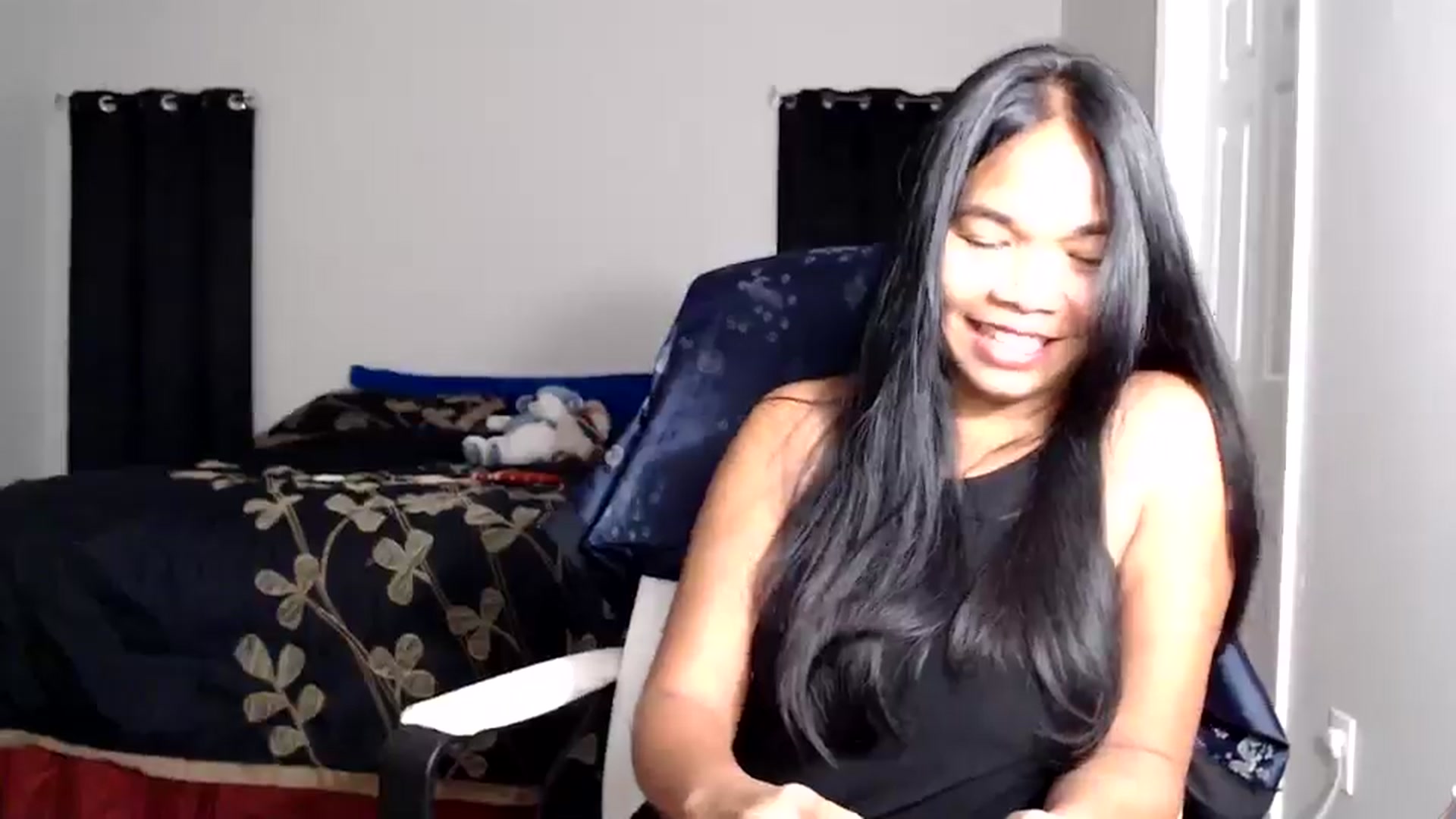 Gallery image thumbnail from Littlekai2025's myfreecams stream on, 06/23/2025, 04:22 image 5 of 20