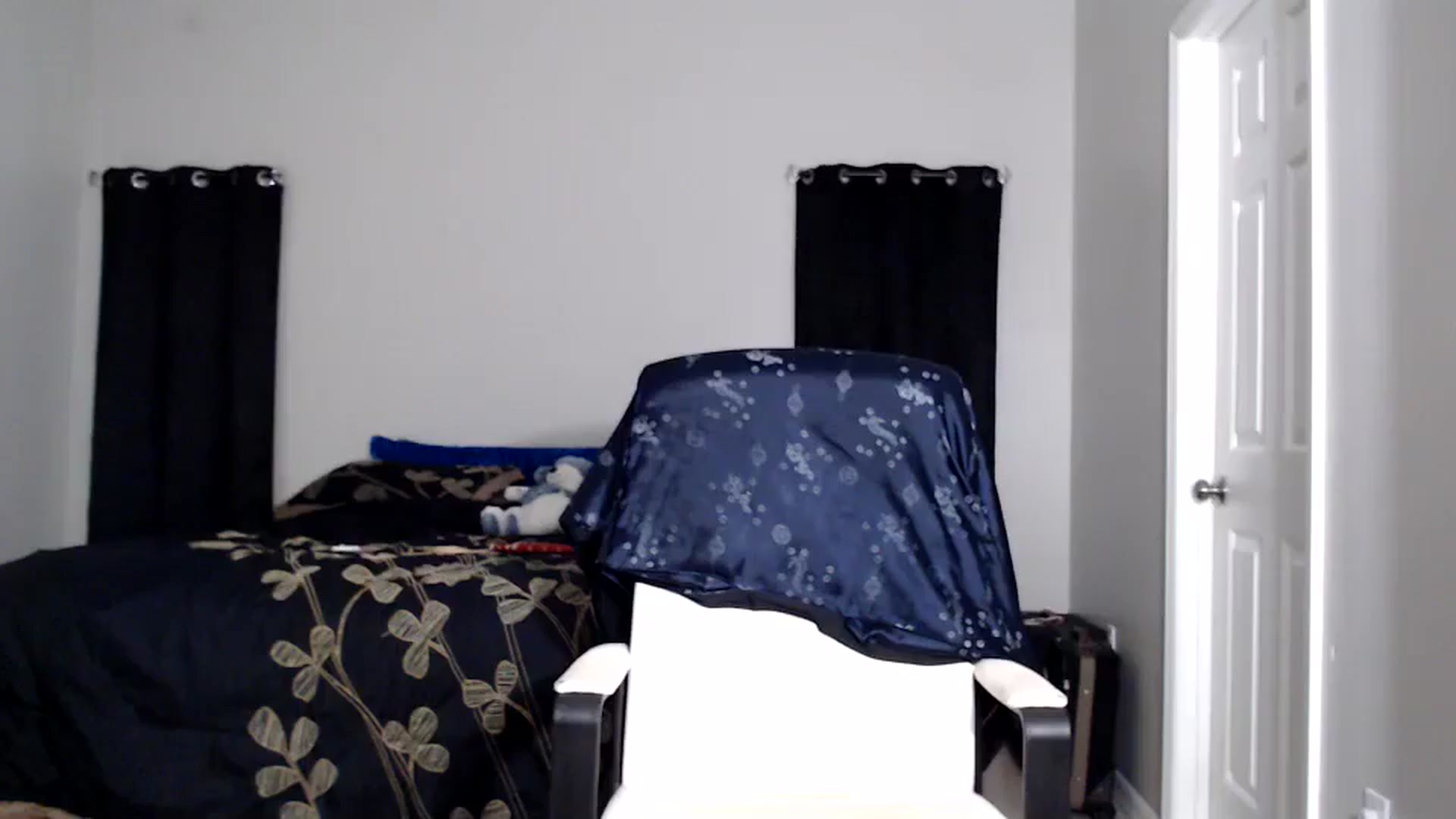 Gallery image thumbnail from Littlekai2025's myfreecams stream on, 06/23/2025, 04:22 image 19 of 20