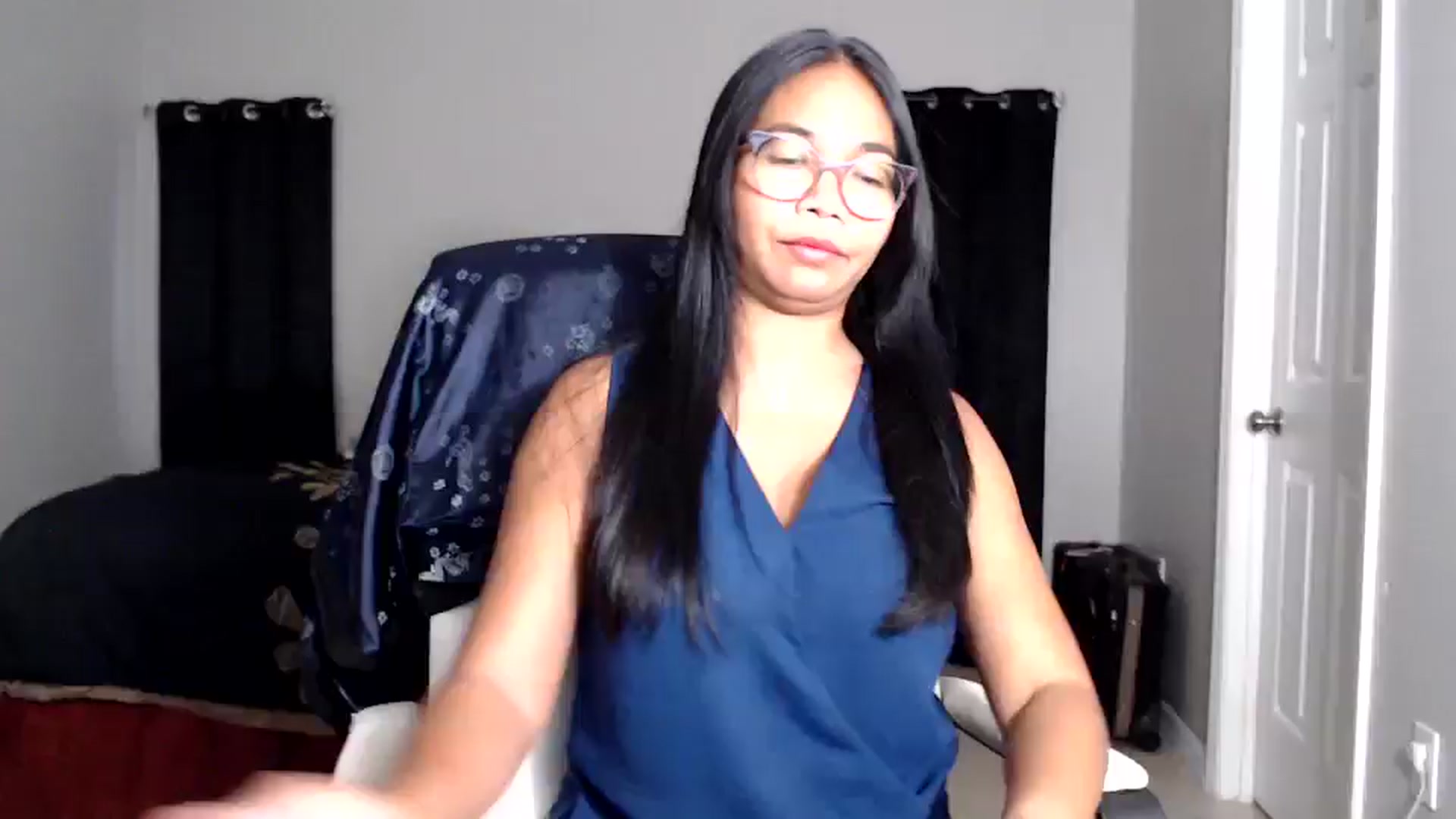 Gallery image thumbnail from Littlekai2025's myfreecams stream on, 06/24/2025, 24:02 image 12 of 20