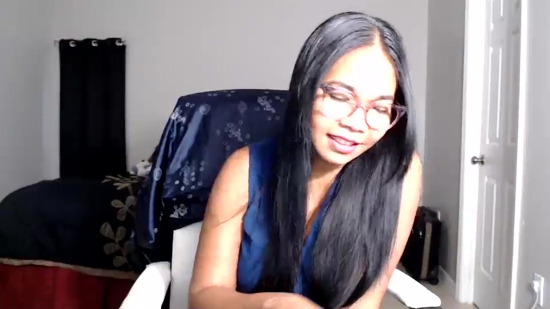 Gallery image thumbnail from Littlekai2025's myfreecams stream on, 06/24/2025, 24:02 image 18 of 20