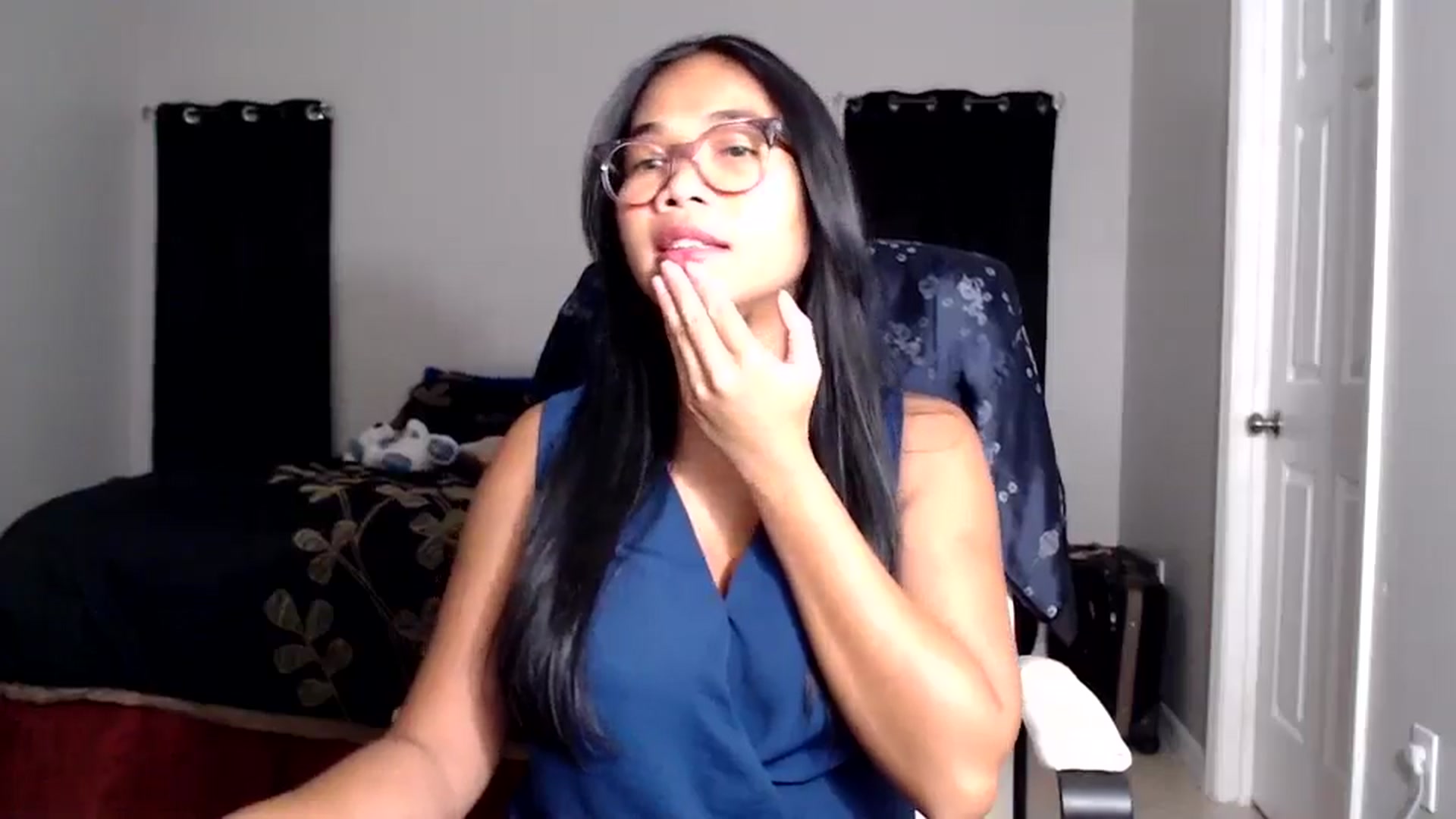 Gallery image thumbnail from Littlekai2025's myfreecams stream on, 06/24/2025, 03:41 image 6 of 20