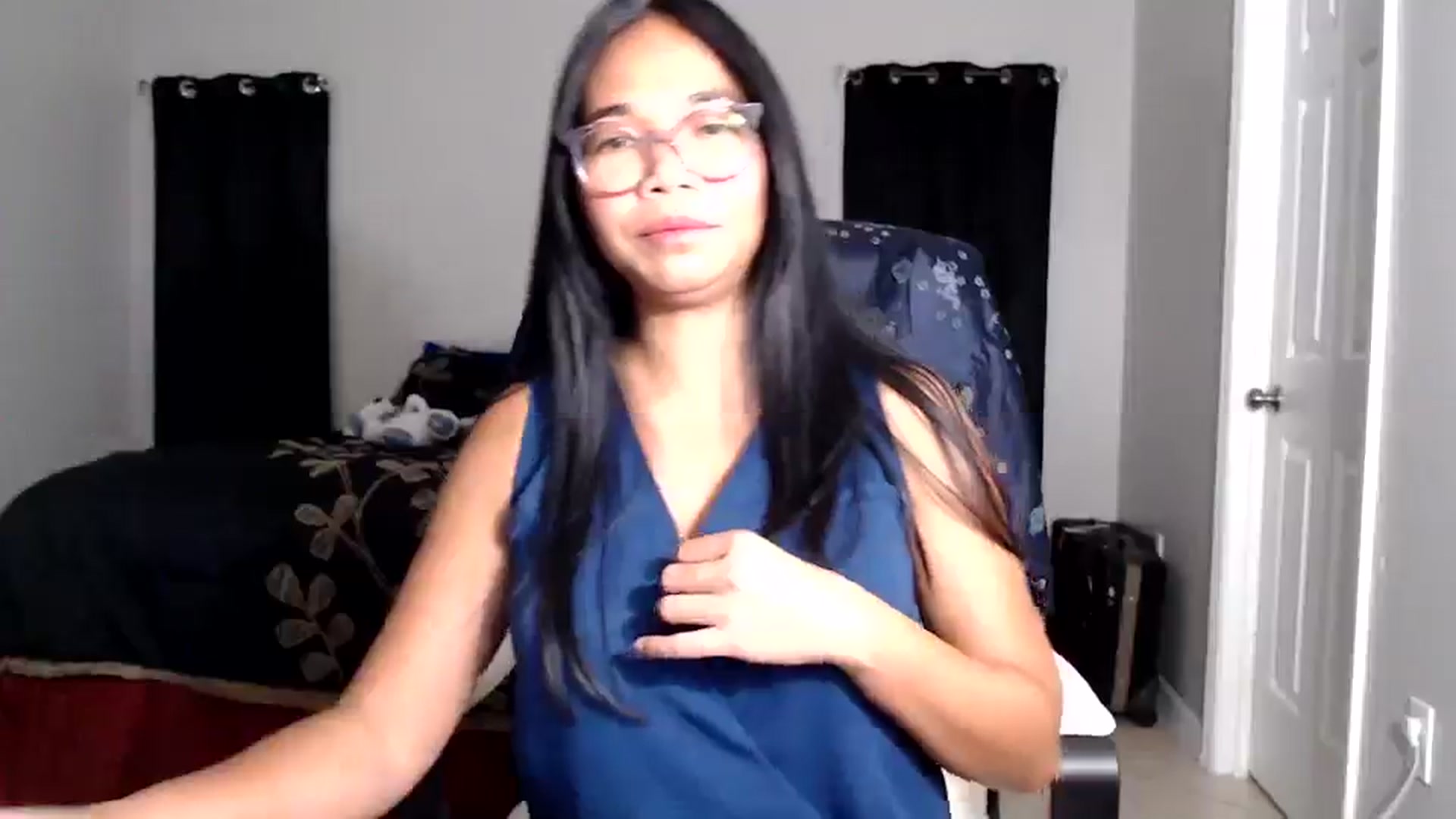Gallery image thumbnail from Littlekai2025's myfreecams stream on, 06/24/2025, 03:41 image 14 of 20