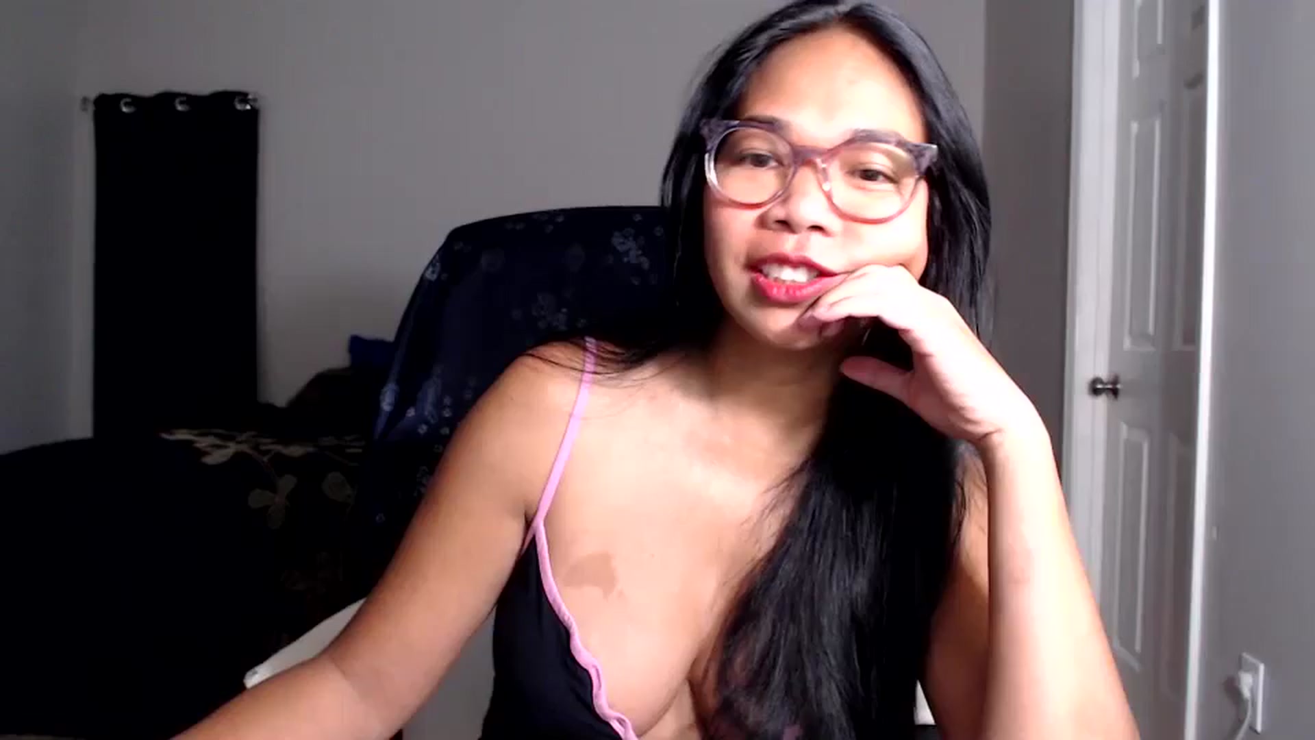 Gallery image thumbnail from Littlekai2025's myfreecams stream on, 06/25/2025, 04:48 image 4 of 20