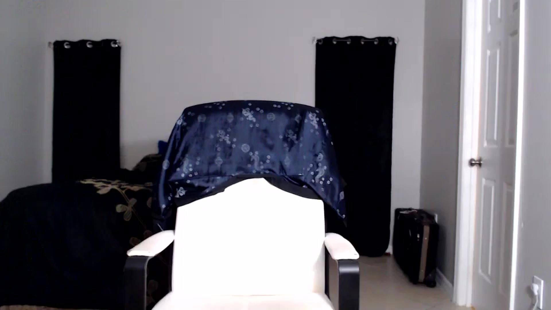 Gallery image thumbnail from Littlekai2025's myfreecams stream on, 06/25/2025, 04:48 image 19 of 20