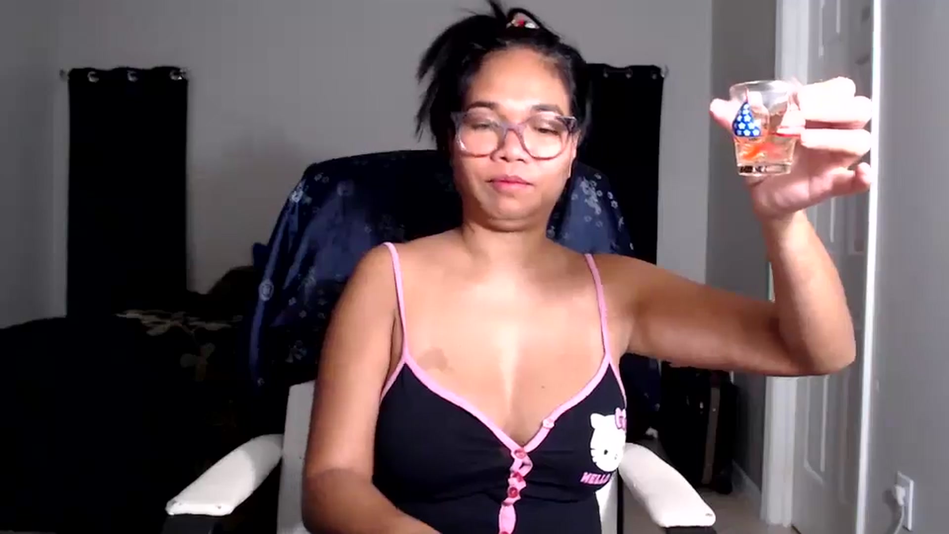 Gallery image thumbnail from Littlekai2025's myfreecams stream on, 06/25/2025, 04:48 image 16 of 20