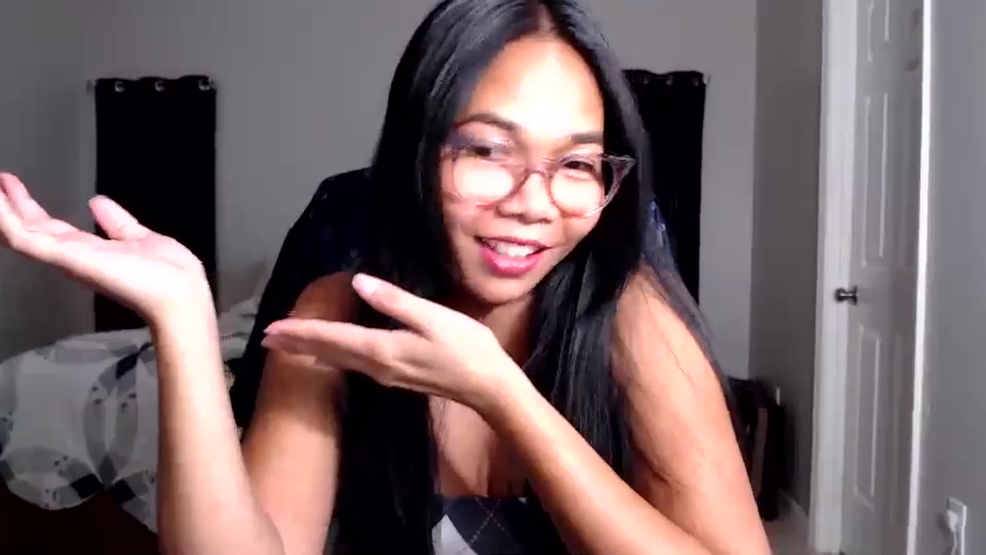 Gallery image thumbnail from Littlekai2025's myfreecams stream on, 06/28/2025, 03:11 image 2 of 20