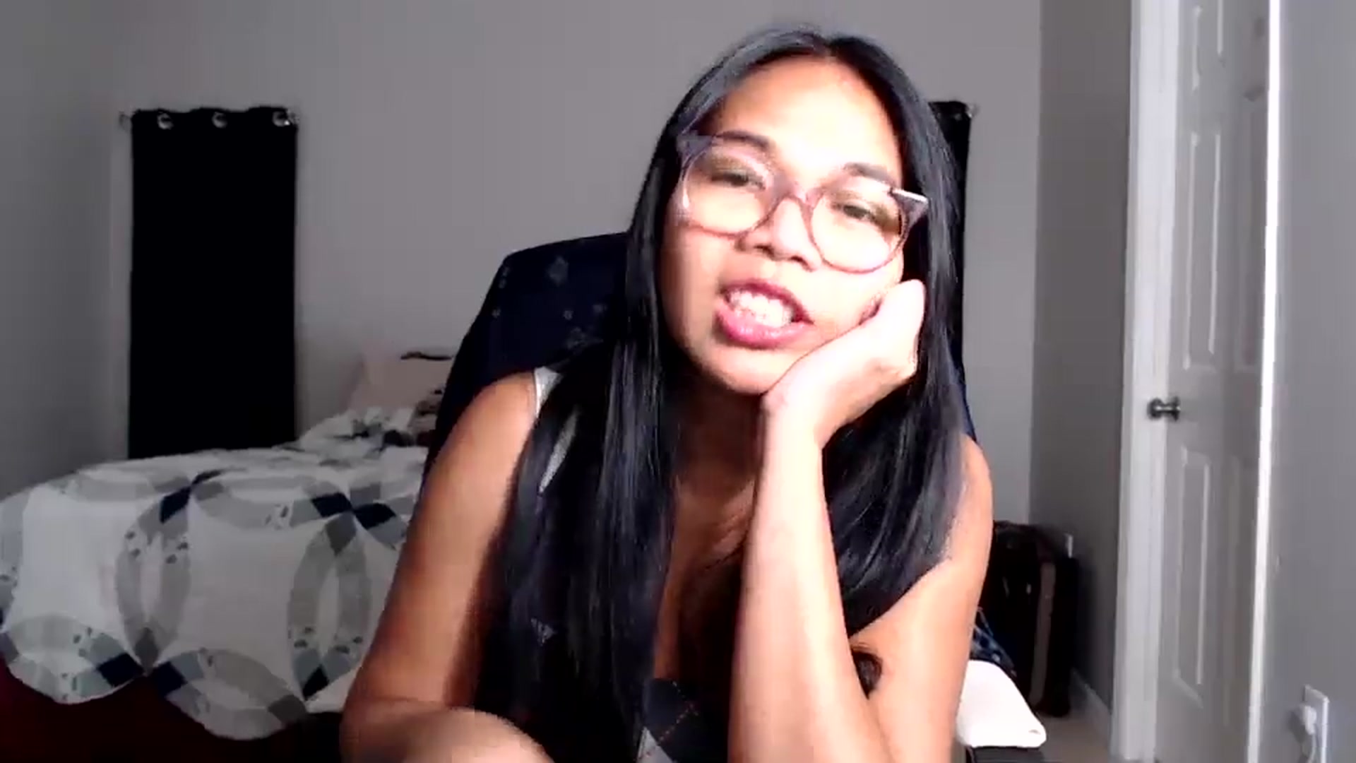 Gallery image thumbnail from Littlekai2025's myfreecams stream on, 06/28/2025, 03:11 image 14 of 20