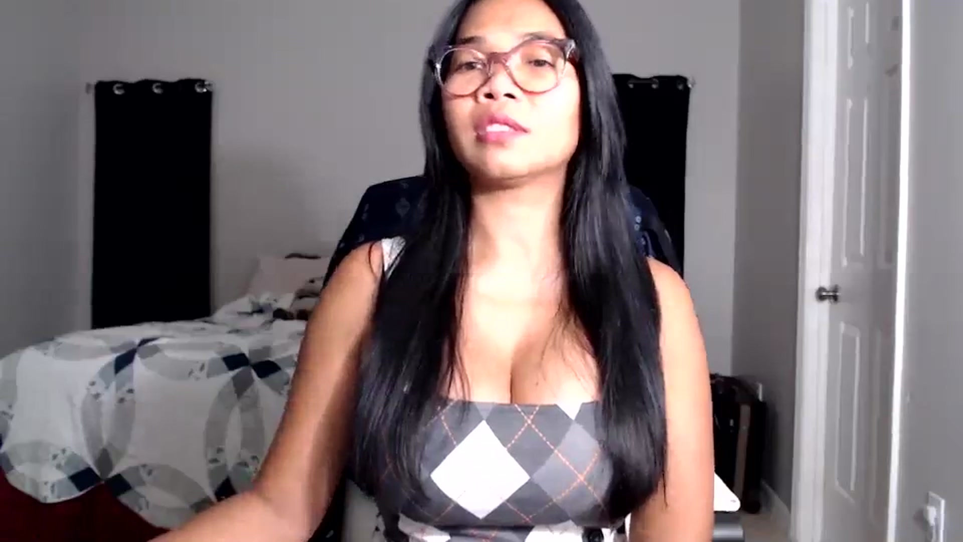 Gallery image thumbnail from Littlekai2025's myfreecams stream on, 06/28/2025, 03:11 image 16 of 20