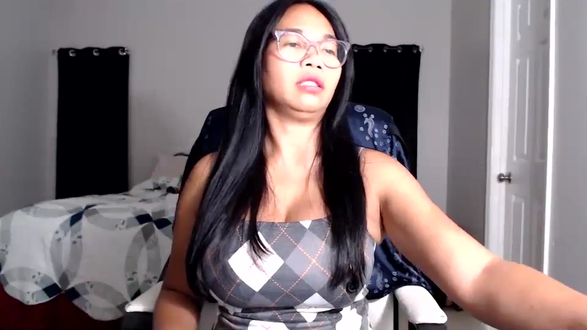 Gallery image thumbnail from Littlekai2025's myfreecams stream on, 06/28/2025, 03:11 image 13 of 20