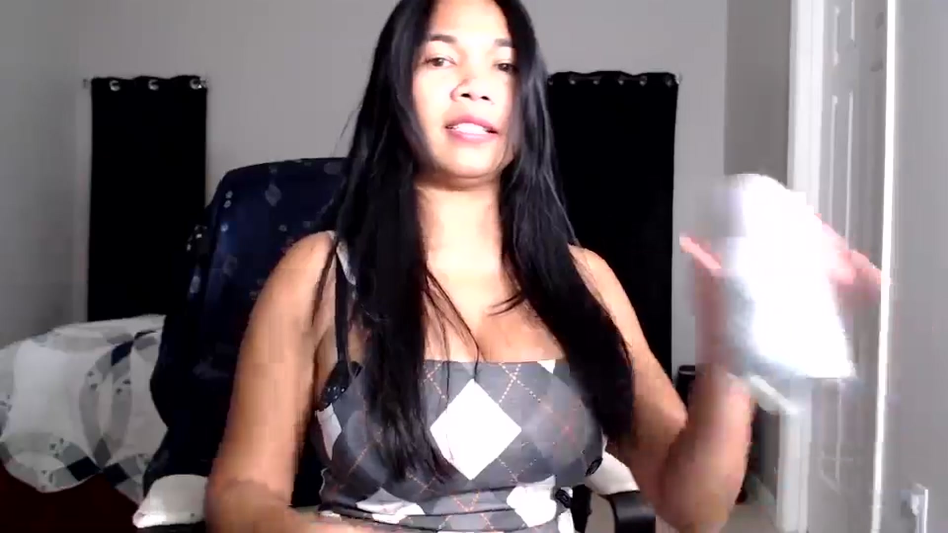Gallery image thumbnail from Littlekai2025's myfreecams stream on, 06/28/2025, 03:11 image 19 of 20