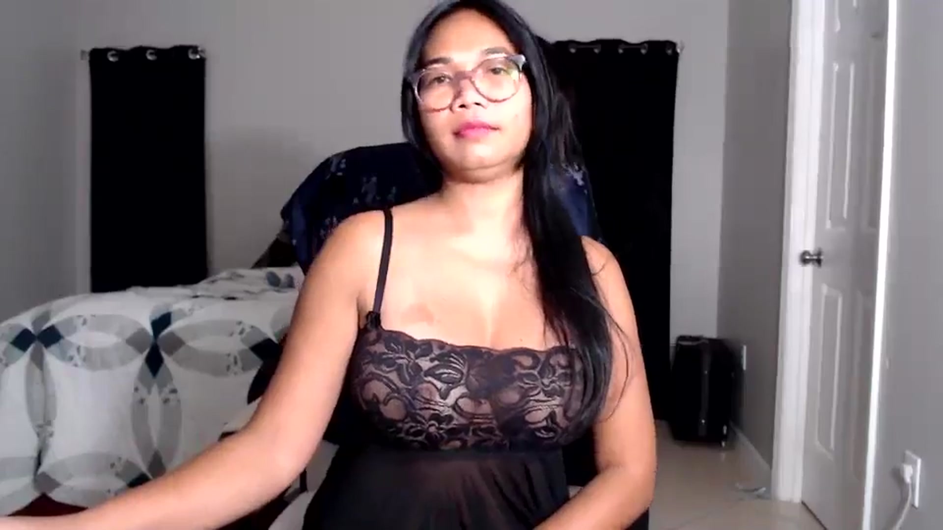 Gallery image thumbnail from Littlekai2025's myfreecams stream on, 06/30/2025, 02:40 image 13 of 20