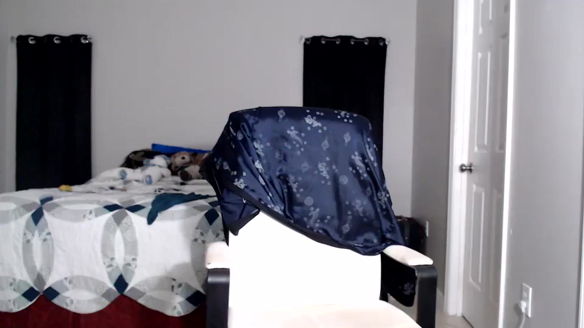 Gallery image thumbnail from Littlekai2025's myfreecams stream on, 07/02/2025, 01:49 image 15 of 20