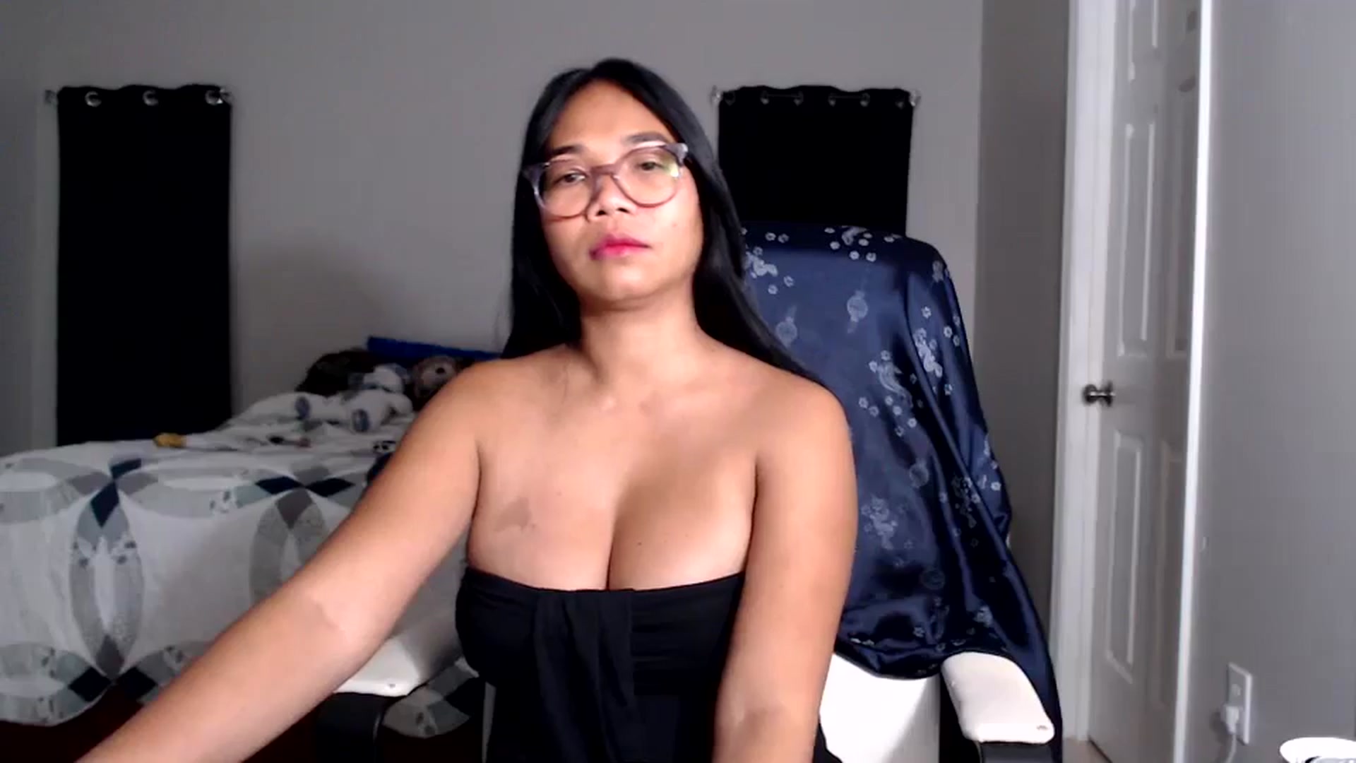 Gallery image thumbnail from Littlekai2025's myfreecams stream on, 07/02/2025, 01:49 image 16 of 20