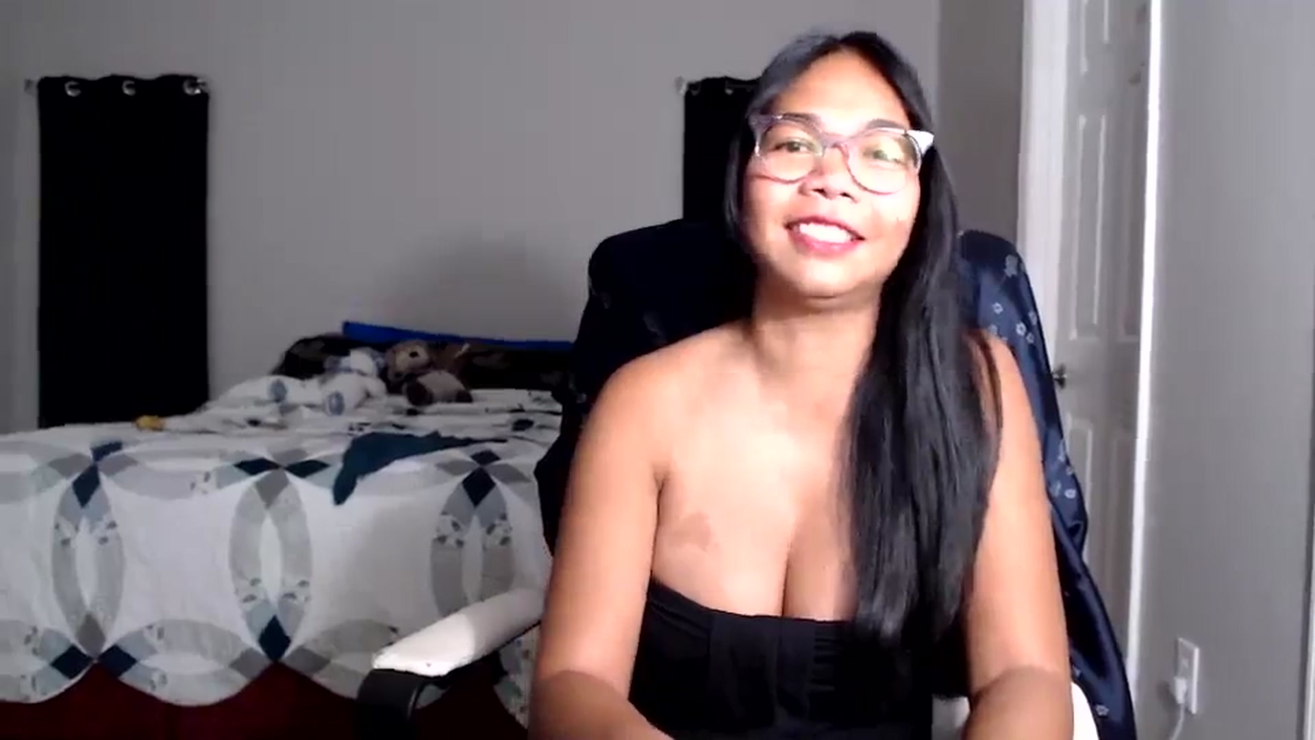 Gallery image thumbnail from Littlekai2025's myfreecams stream on, 07/02/2025, 01:49 image 10 of 20