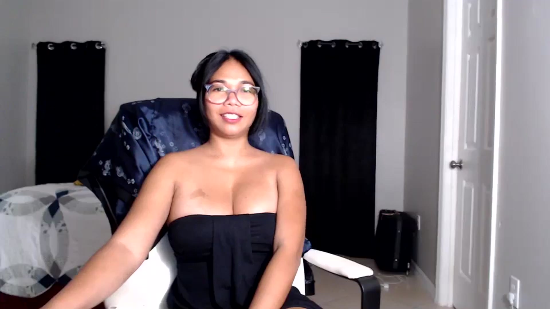 Gallery image thumbnail from Littlekai2025's myfreecams stream on, 07/02/2025, 02:30 image 13 of 20