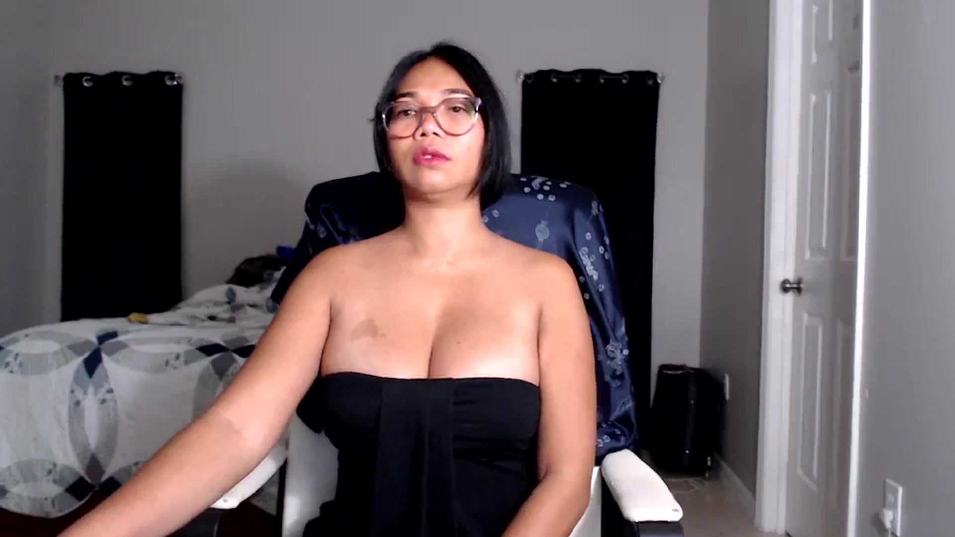Gallery image thumbnail from Littlekai2025's myfreecams stream on, 07/02/2025, 02:30 image 12 of 20