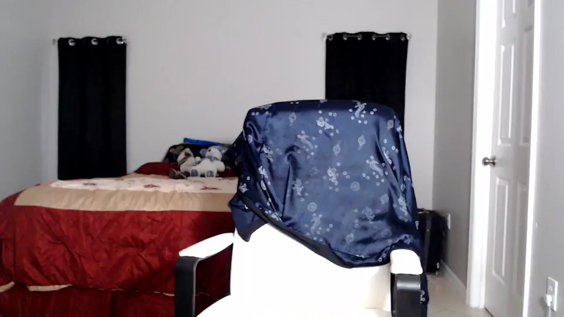 Gallery image thumbnail from Littlekai2025's myfreecams stream on, 07/03/2025, 24:00 image 4 of 20