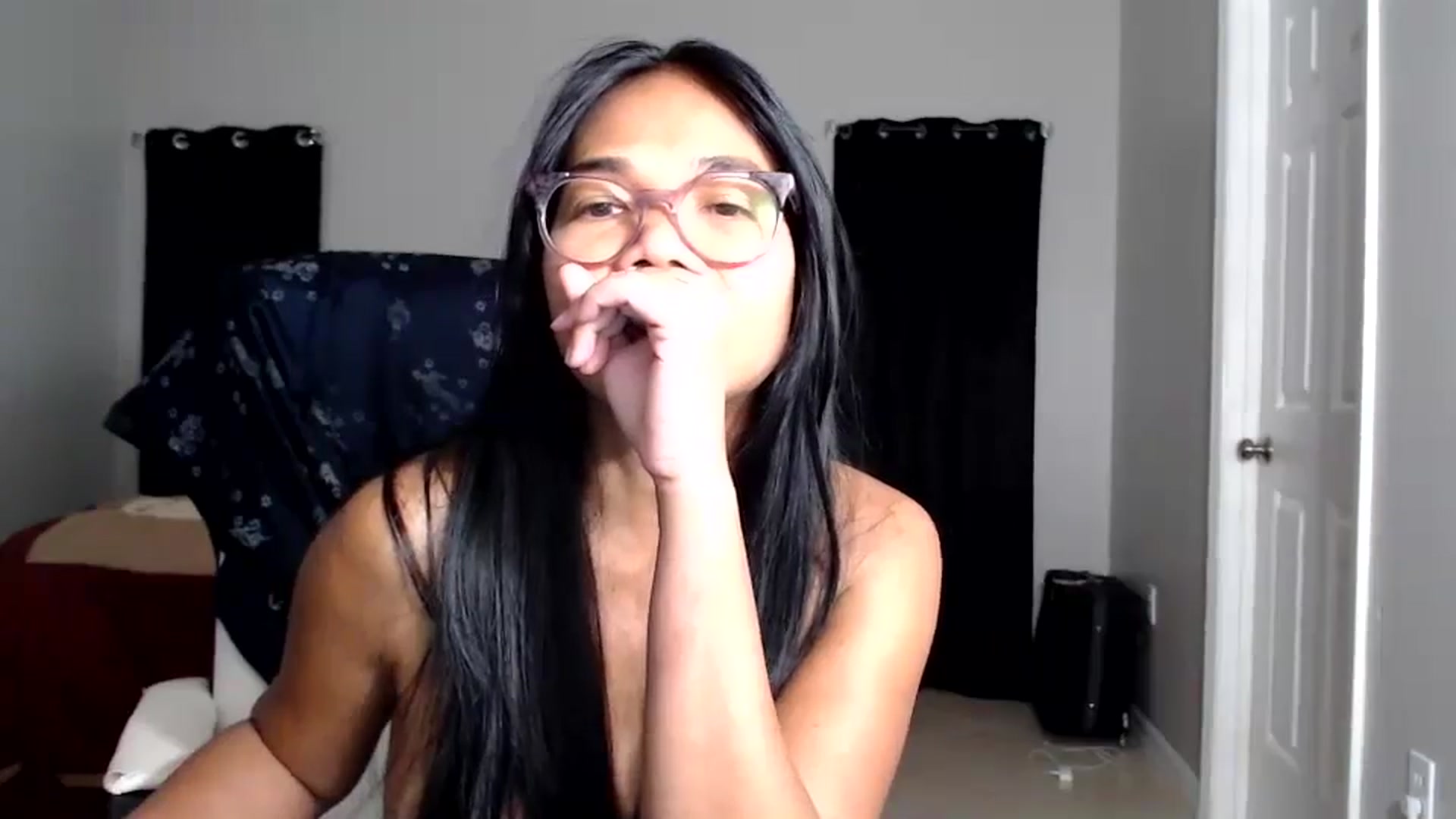 Gallery image thumbnail from Littlekai2025's myfreecams stream on, 07/03/2025, 02:48 image 5 of 20