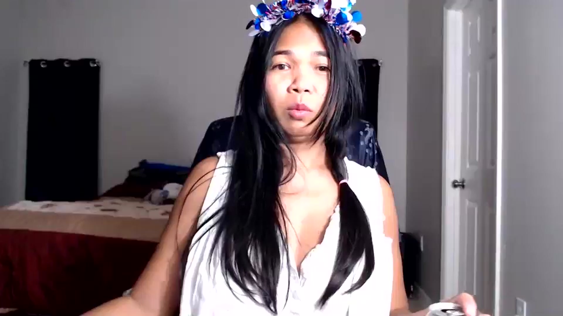 Gallery image thumbnail from Littlekai2025's myfreecams stream on, 07/05/2025, 24:28 image 12 of 20