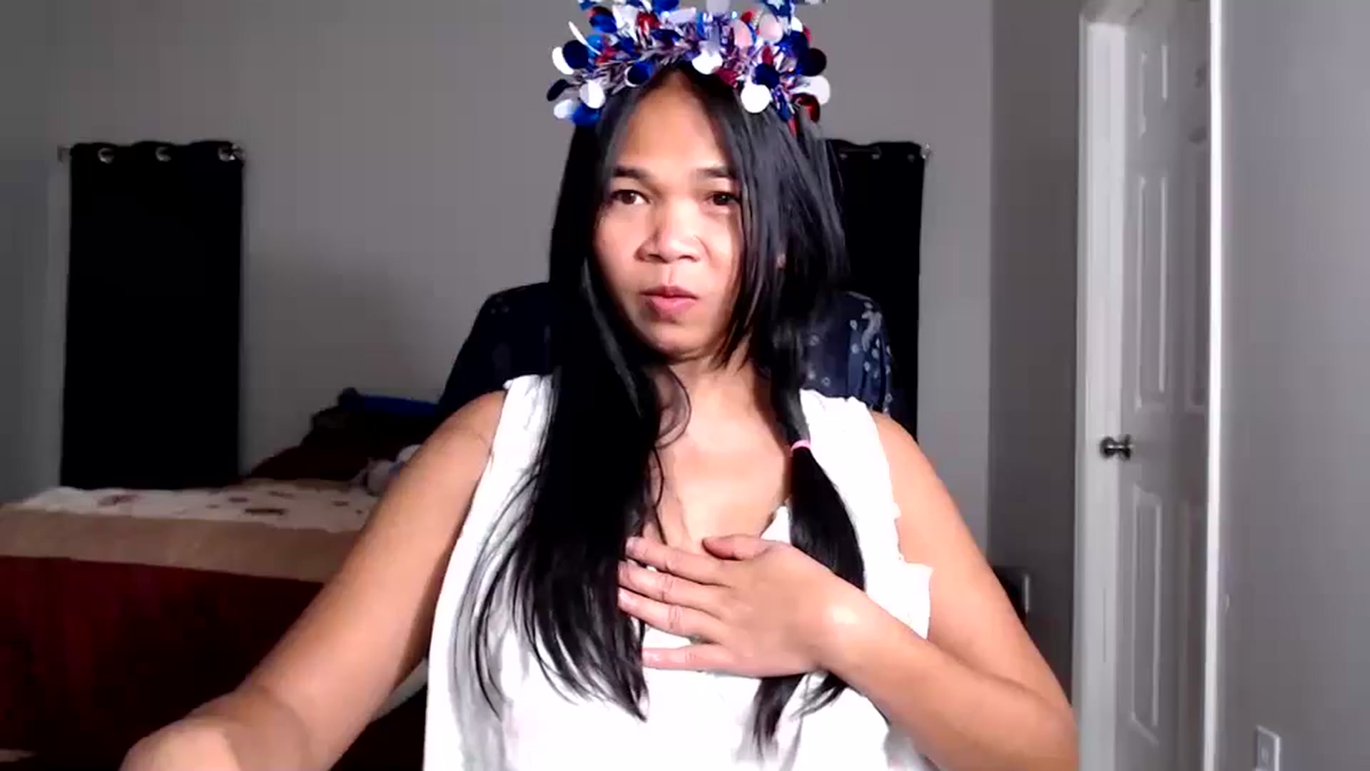 Gallery image thumbnail from Littlekai2025's myfreecams stream on, 07/05/2025, 24:28 image 13 of 20