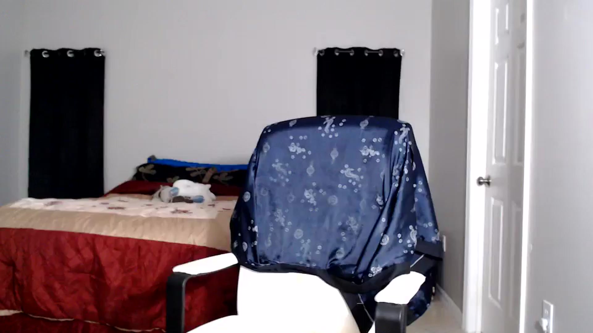 Gallery image thumbnail from Littlekai2025's myfreecams stream on, 07/05/2025, 24:28 image 19 of 20