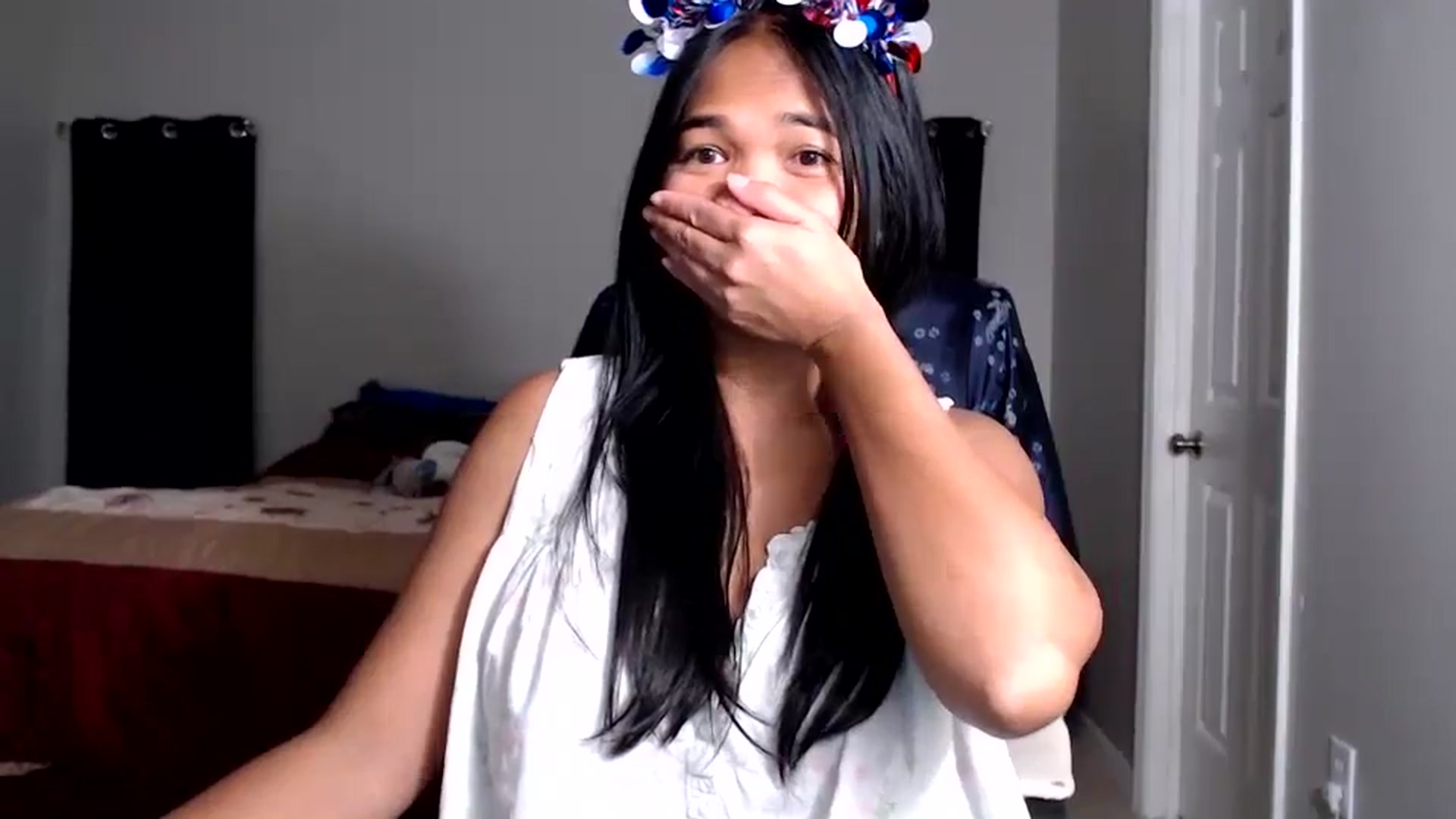 Gallery image thumbnail from Littlekai2025's myfreecams stream on, 07/05/2025, 24:28 image 15 of 20
