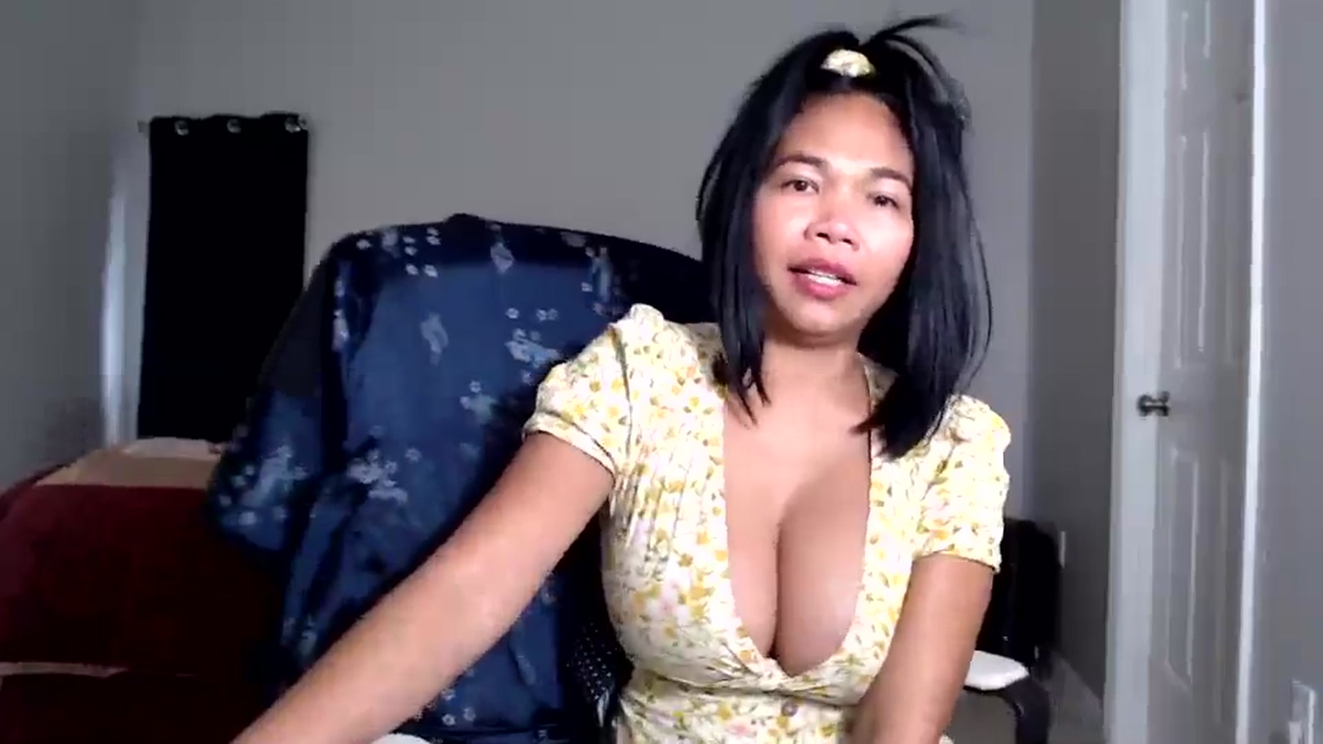 Gallery image thumbnail from Littlekai2025's myfreecams stream on, 07/05/2025, 21:23 image 13 of 20