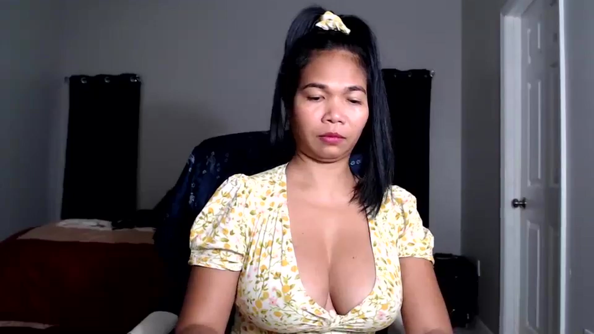 Gallery image thumbnail from Littlekai2025's myfreecams stream on, 07/06/2025, 24:19 image 6 of 20