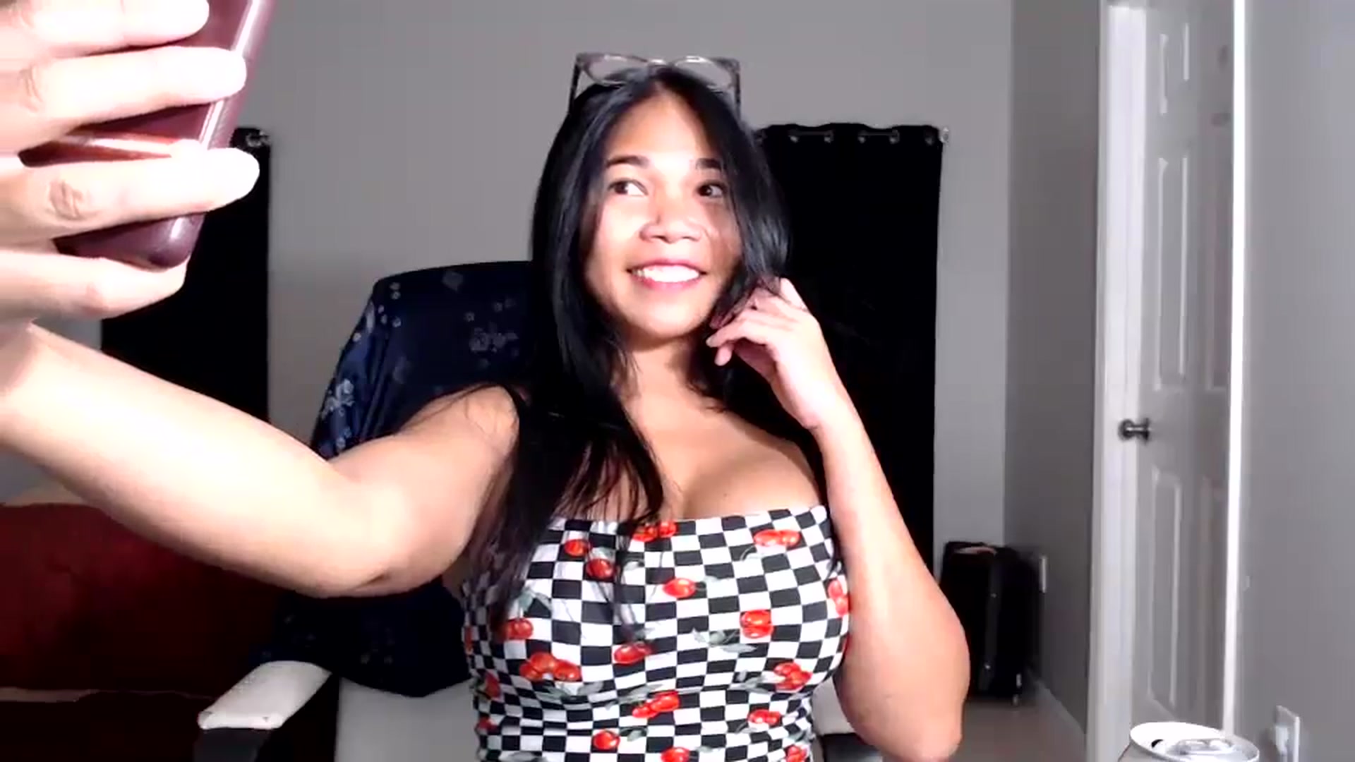 Gallery image thumbnail from Littlekai2025's myfreecams stream on, 07/08/2025, 03:31 image 16 of 20