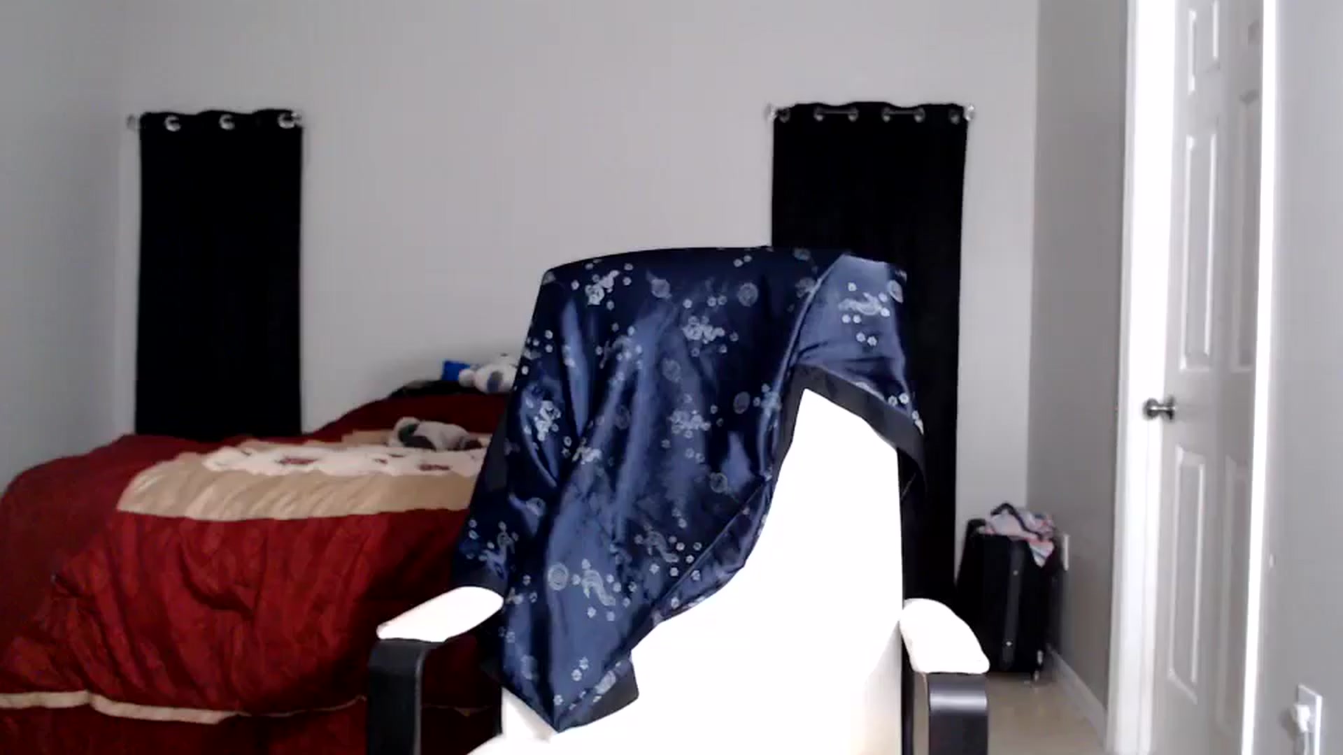 Gallery image thumbnail from Littlekai2025's myfreecams stream on, 07/15/2025, 01:25 image 16 of 20