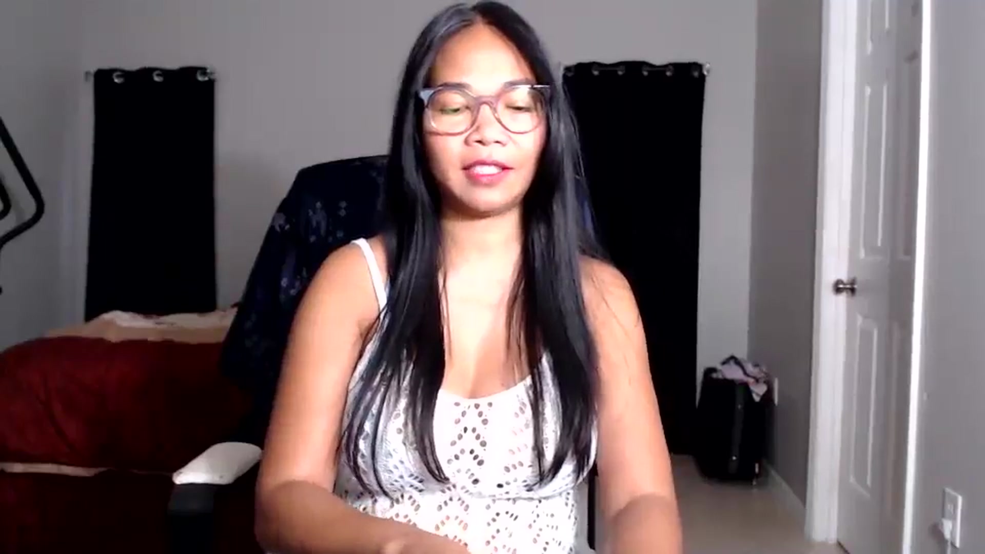 Gallery image thumbnail from Littlekai2025's myfreecams stream on, 07/21/2025, 24:00 image 20 of 20