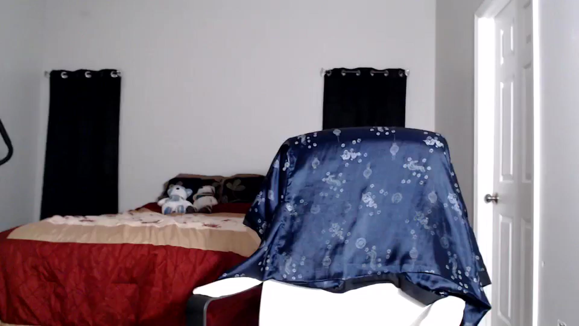 Gallery image thumbnail from Littlekai2025's myfreecams stream on, 07/27/2025, 04:44 image 16 of 20
