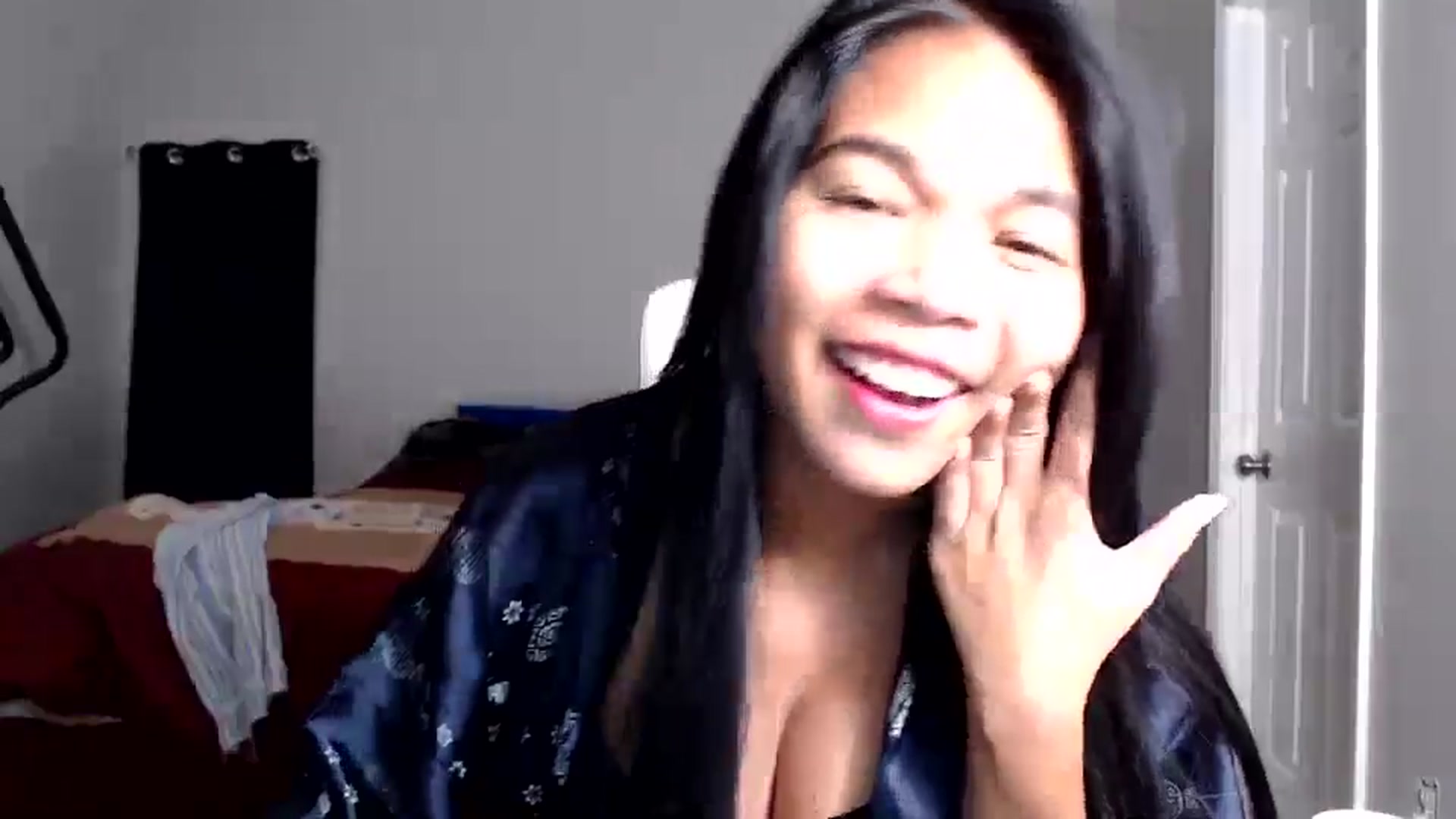 Gallery image thumbnail from Littlekai2025's myfreecams stream on, 07/29/2025, 04:24 image 12 of 20