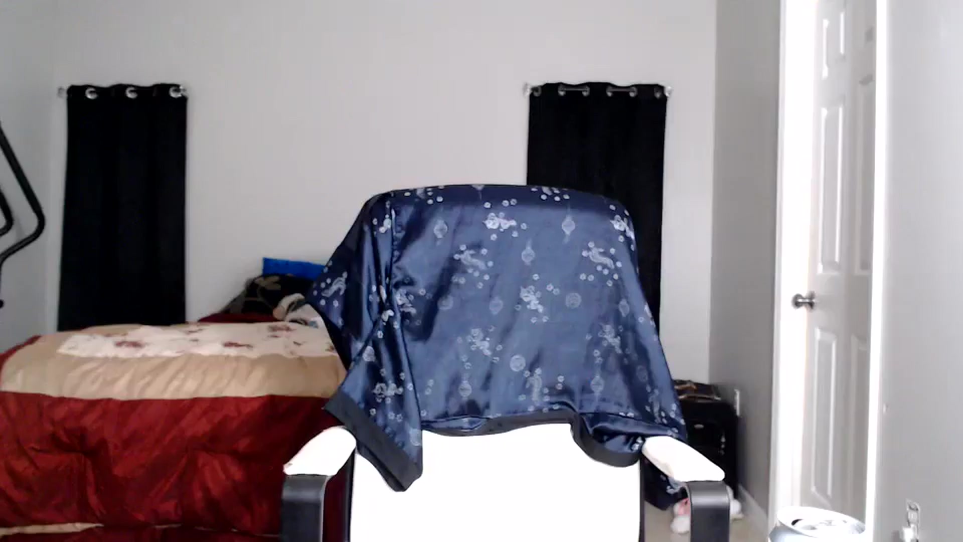 Gallery image thumbnail from Littlekai2025's myfreecams stream on, 08/03/2025, 04:57 image 16 of 20